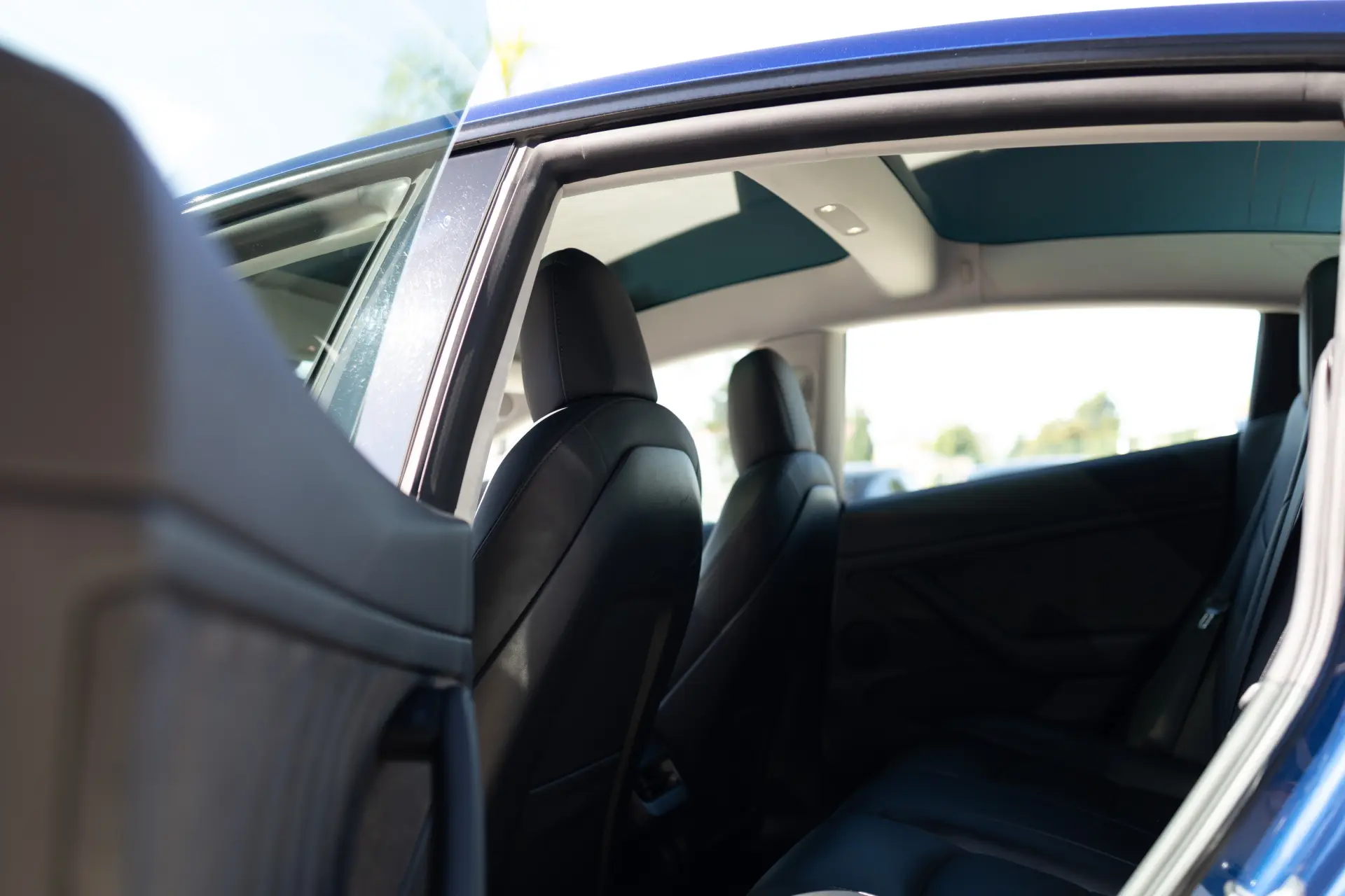 Tesla Model 3 Long-Range Dual Motor AWD 14