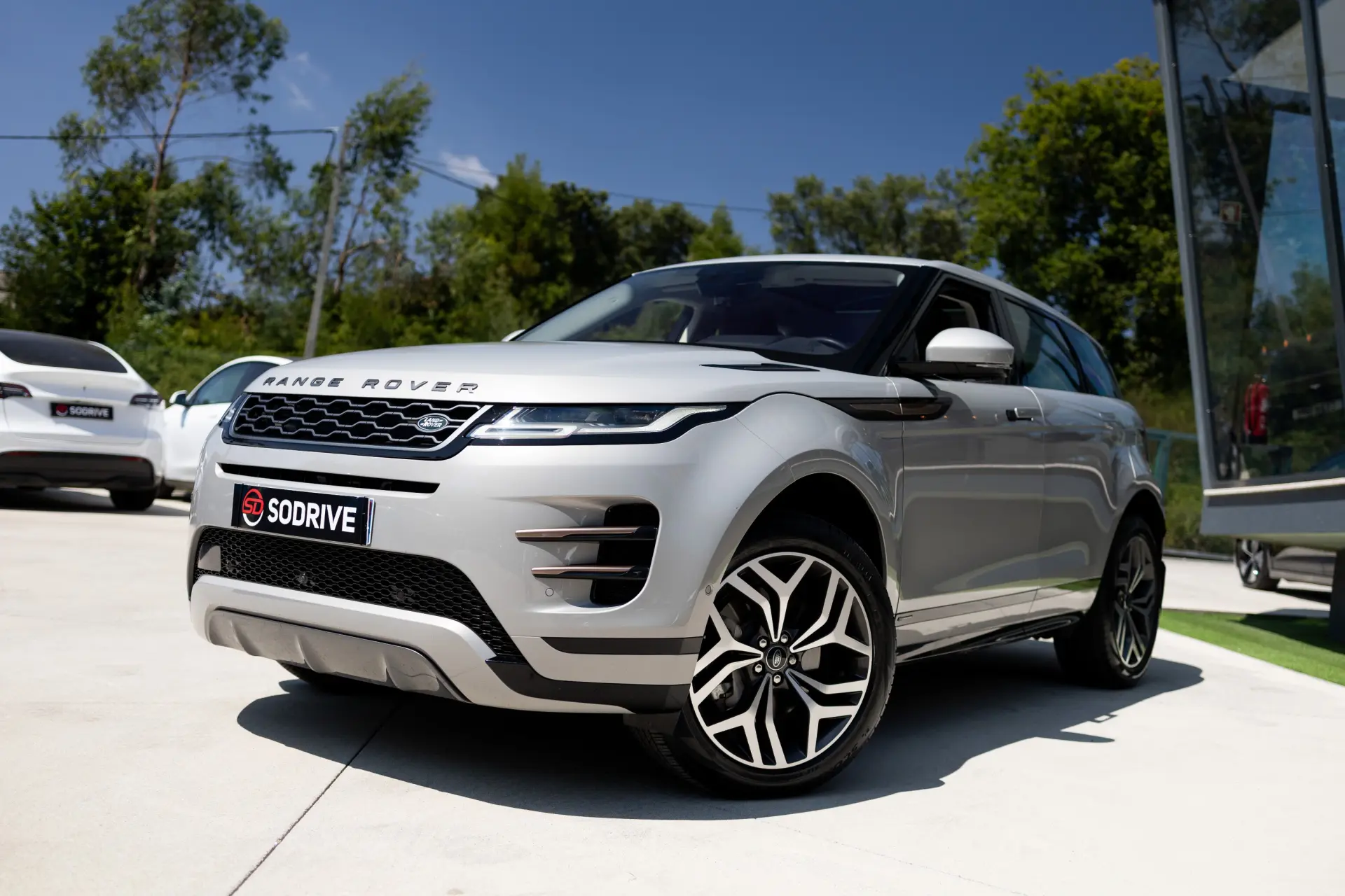 Land Rover Range Rover Evoque P300e R-Dynamic HSE 11