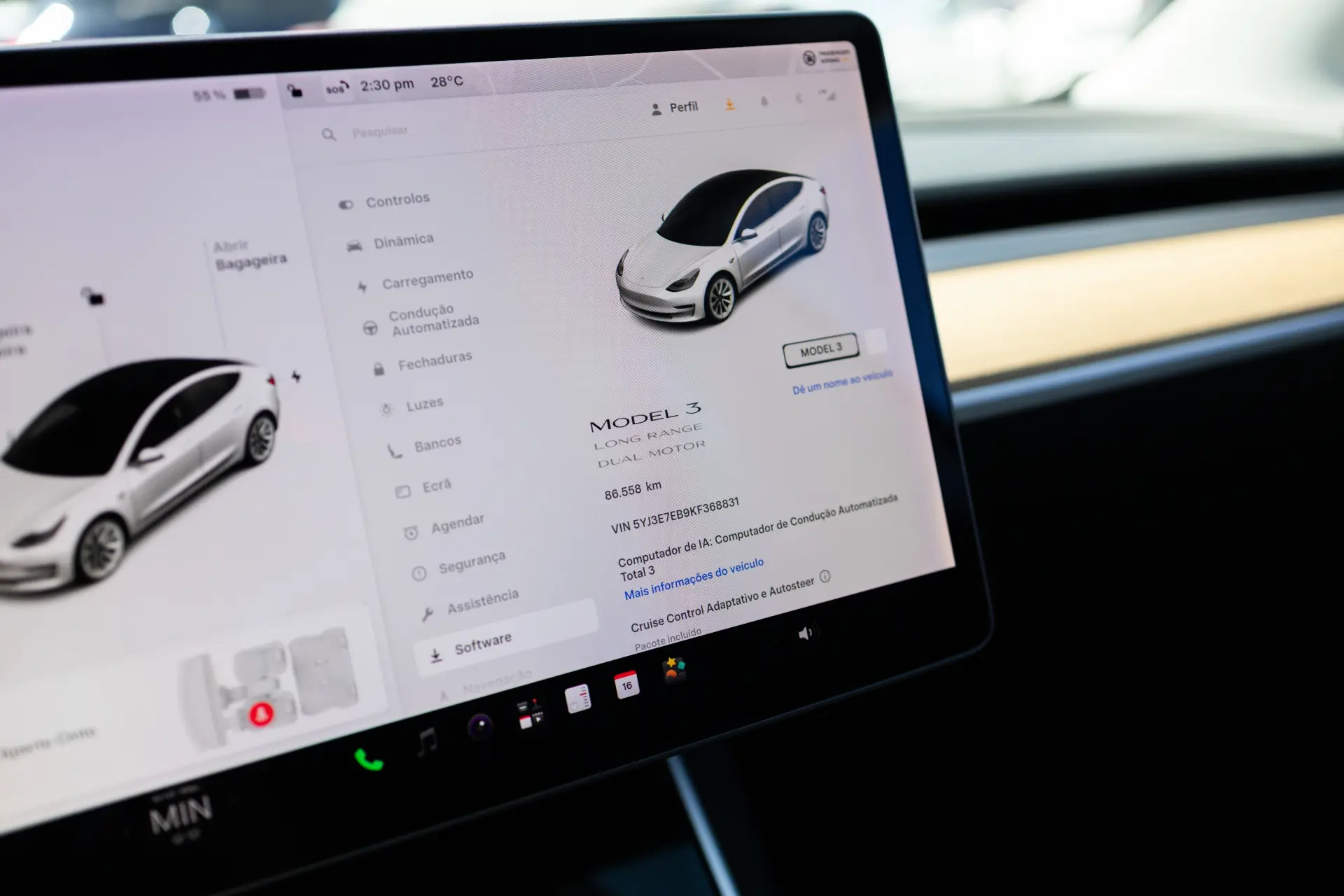 Tesla Model 3 Long-Range Dual Motor AWD 14
