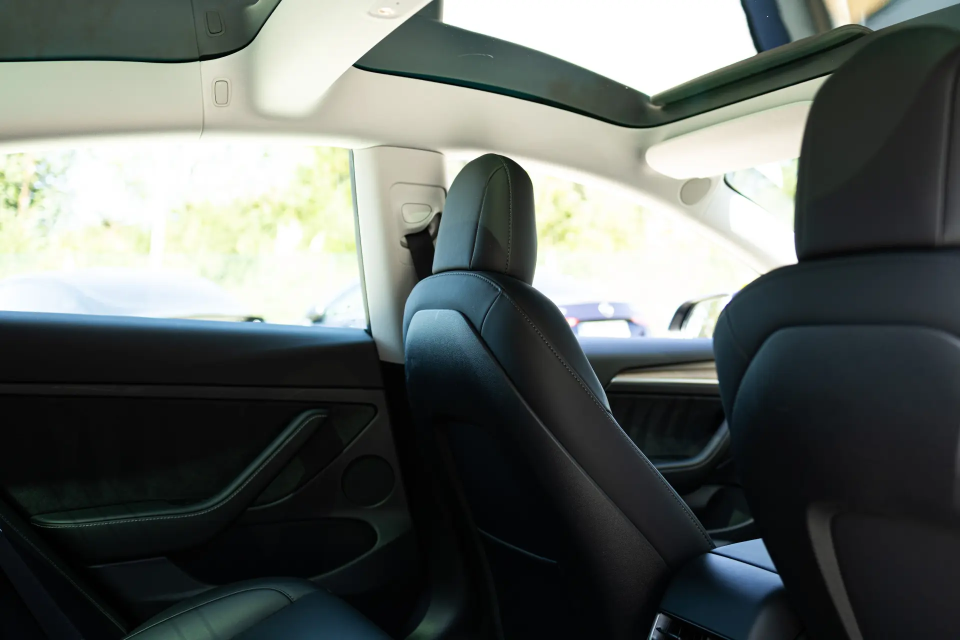 Tesla Model 3 Long-Range Dual Motor AWD 14