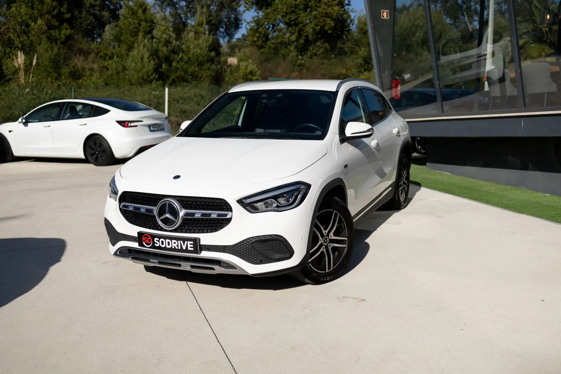 Mercedes-Benz GLA 250 e 8G-DCT Progressive 4