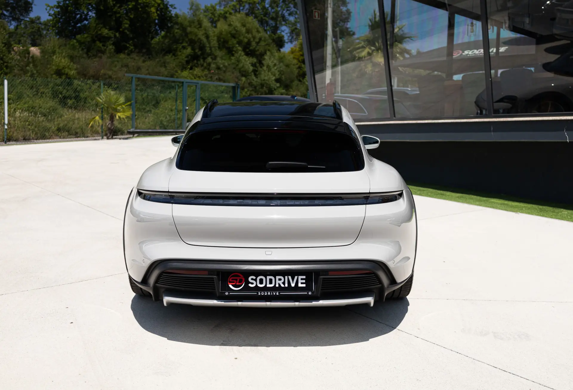 Porsche Taycan Cross Turismo 4 37