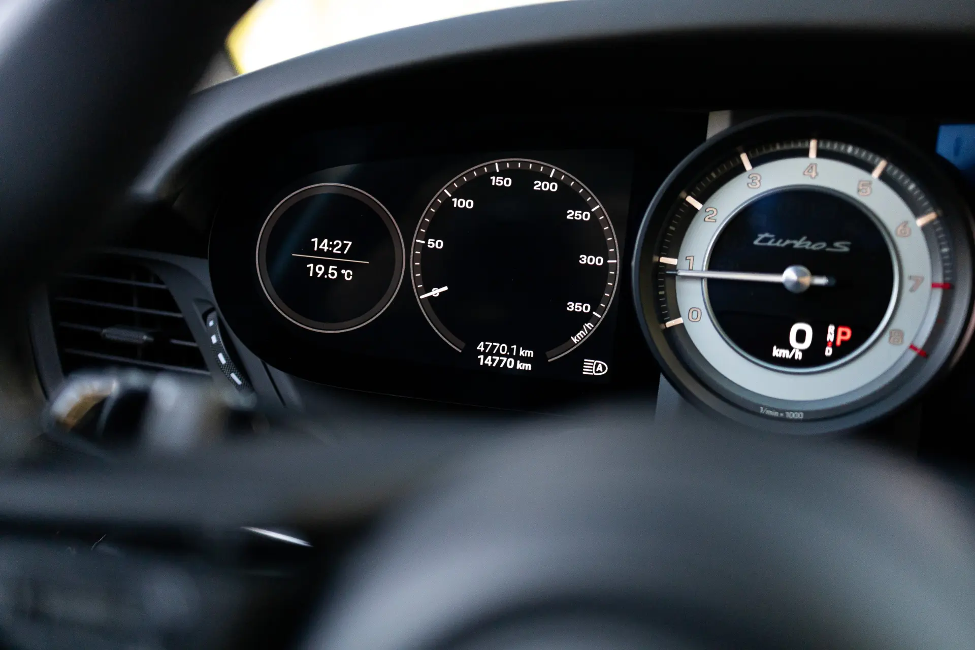 Porsche 911 (992) Turbo S PDK 37