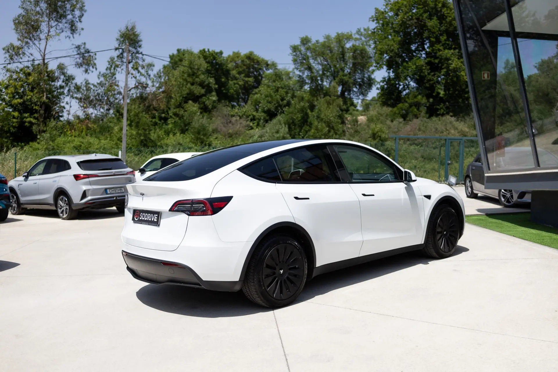 Tesla Model Y Standard 6