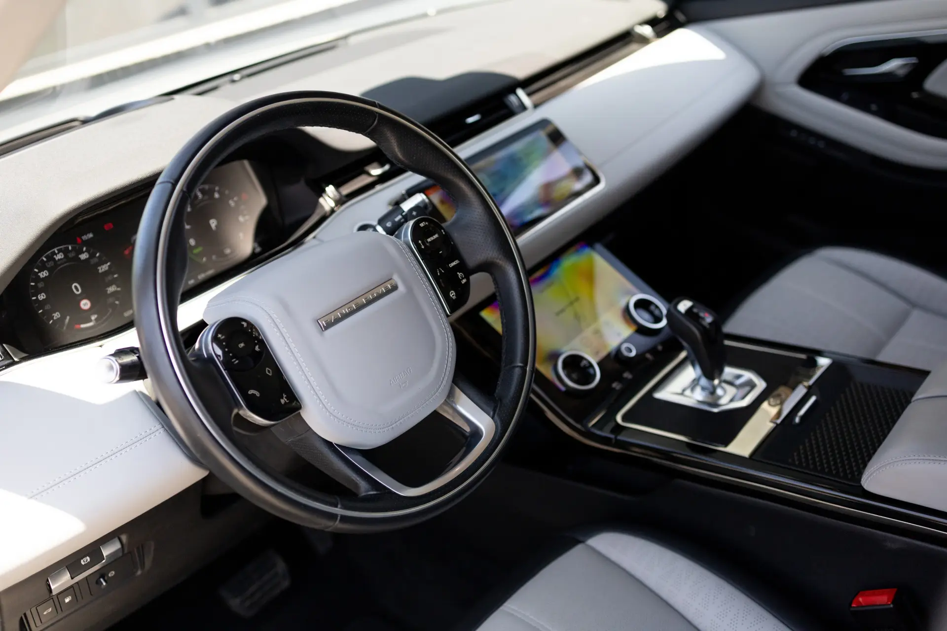 Land Rover Range Rover Evoque P300e R-Dynamic HSE 7