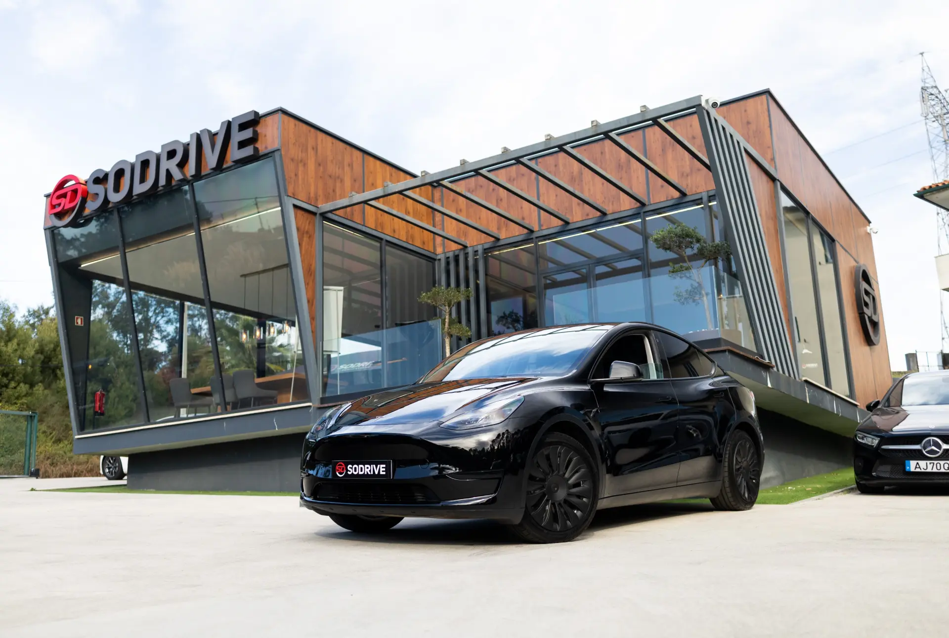 Tesla Model Y Standard 1