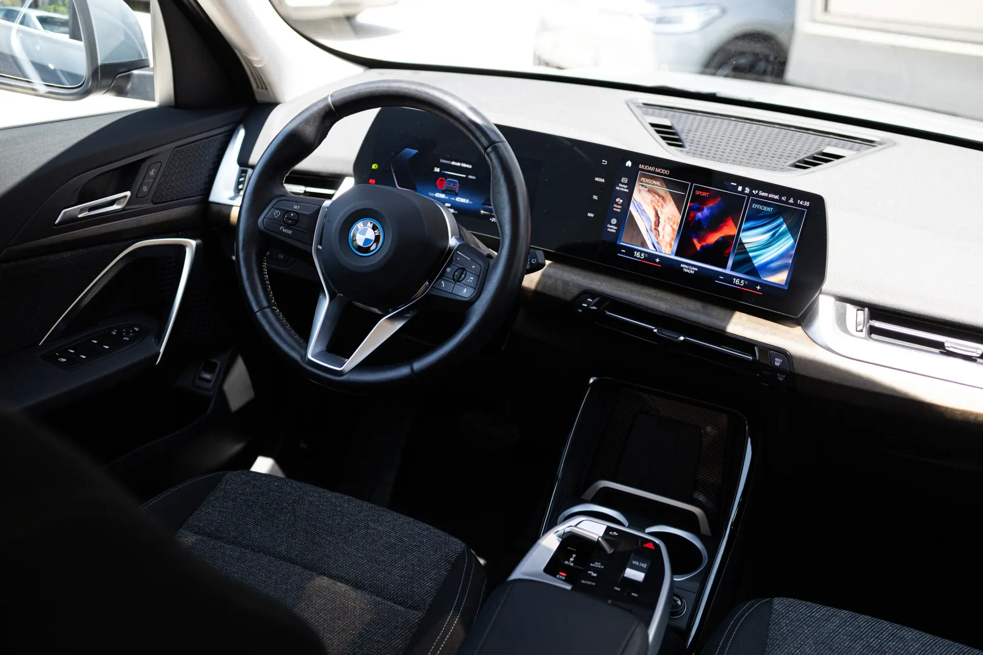 BMW iX1 xDrive30 xLine 2