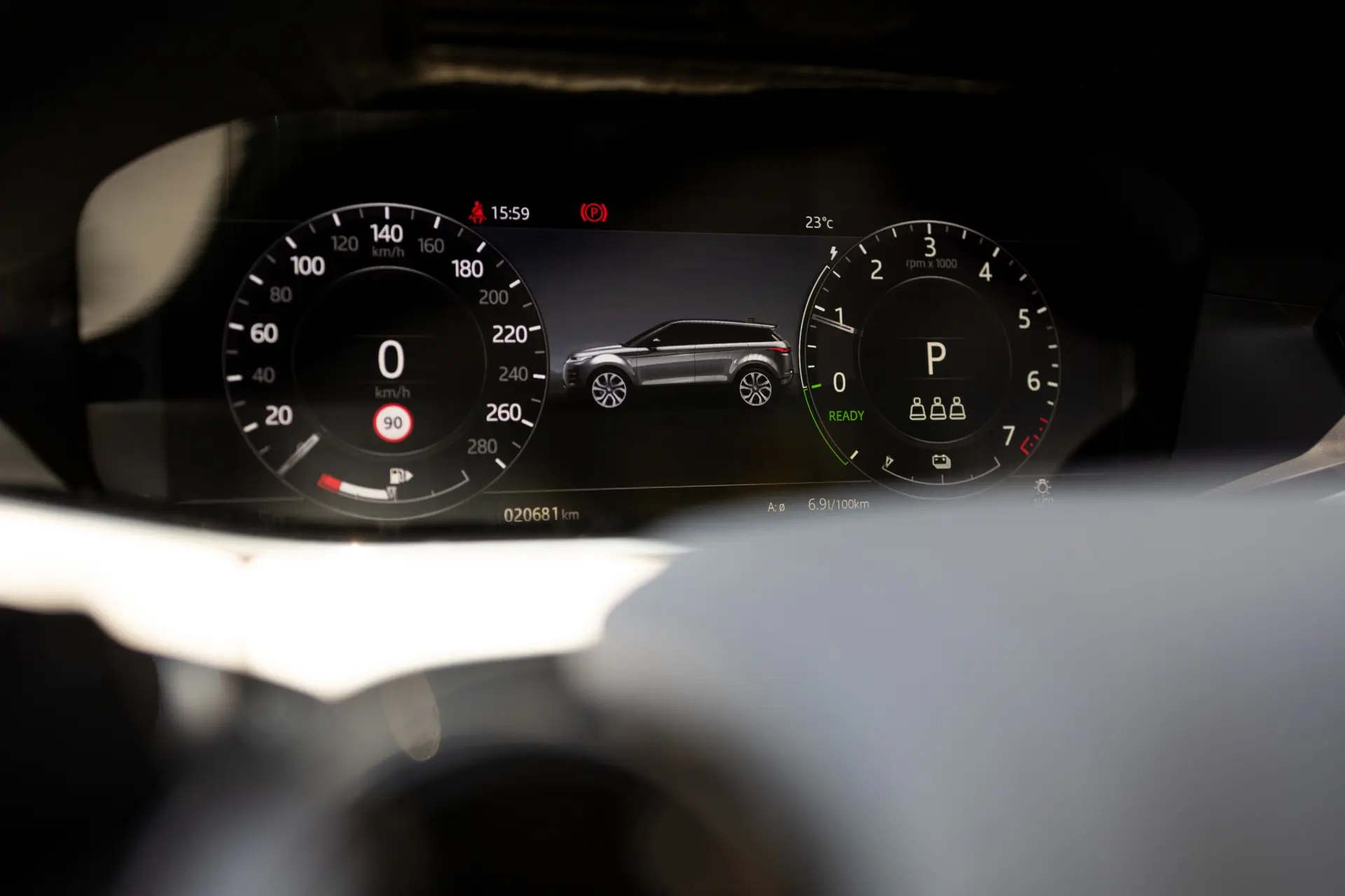 Land Rover Range Rover Evoque P300e R-Dynamic HSE 44