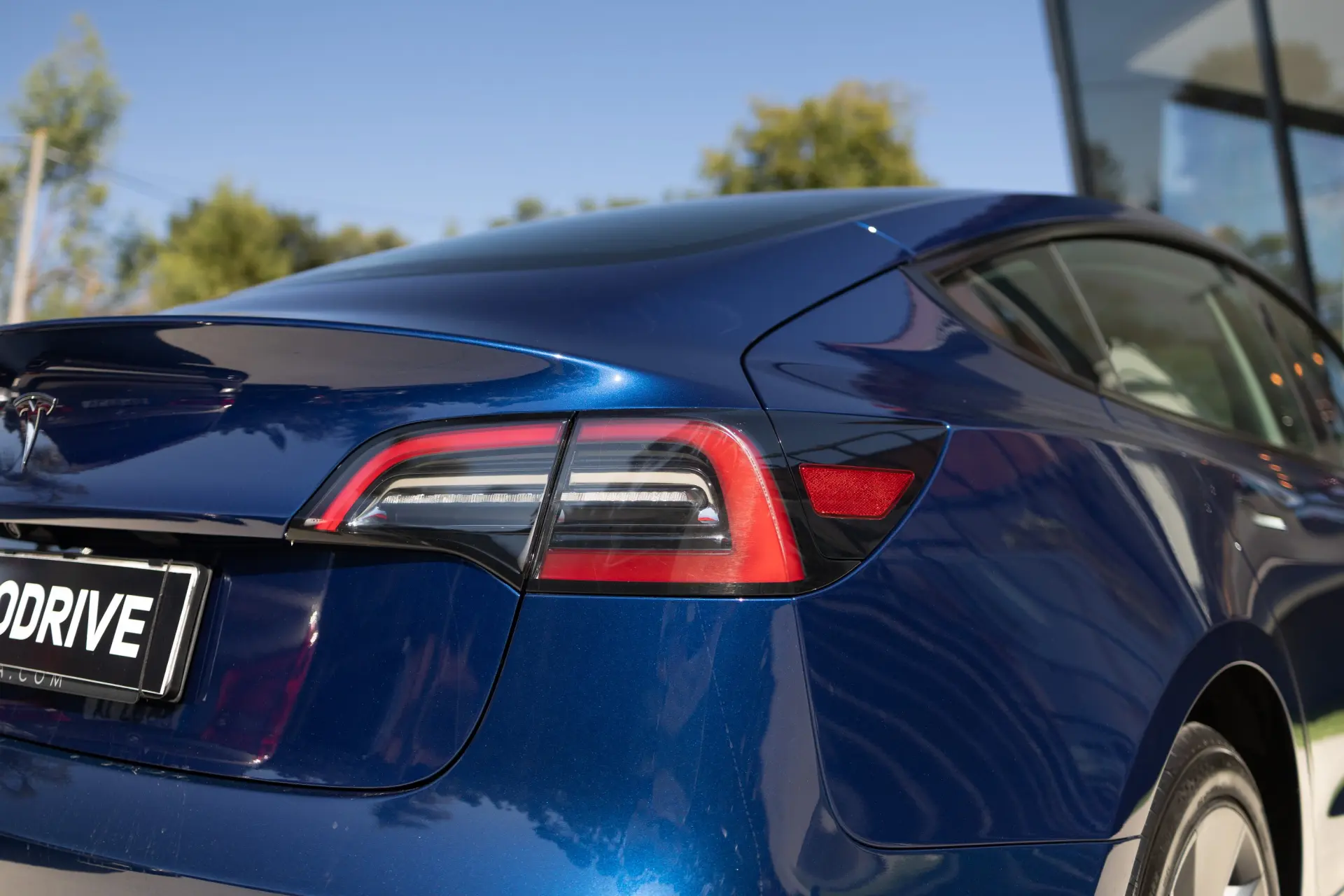 Tesla Model 3 Long-Range Dual Motor AWD 16