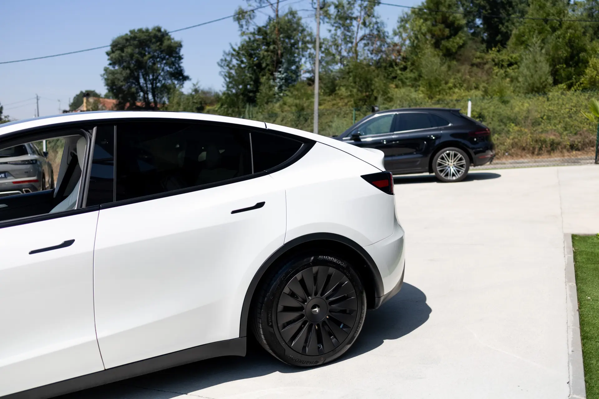 Tesla Model Y Standard 10