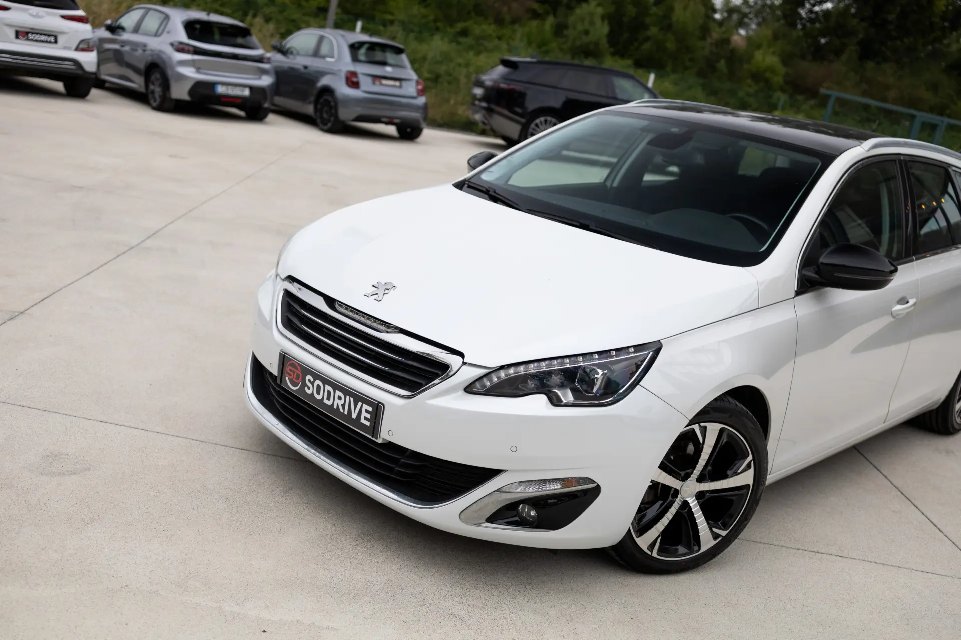 Peugeot 308 SW 1.6 BlueHDi Allure 13