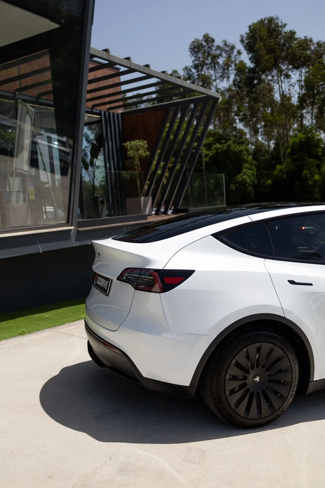 Tesla Model Y Standard 18