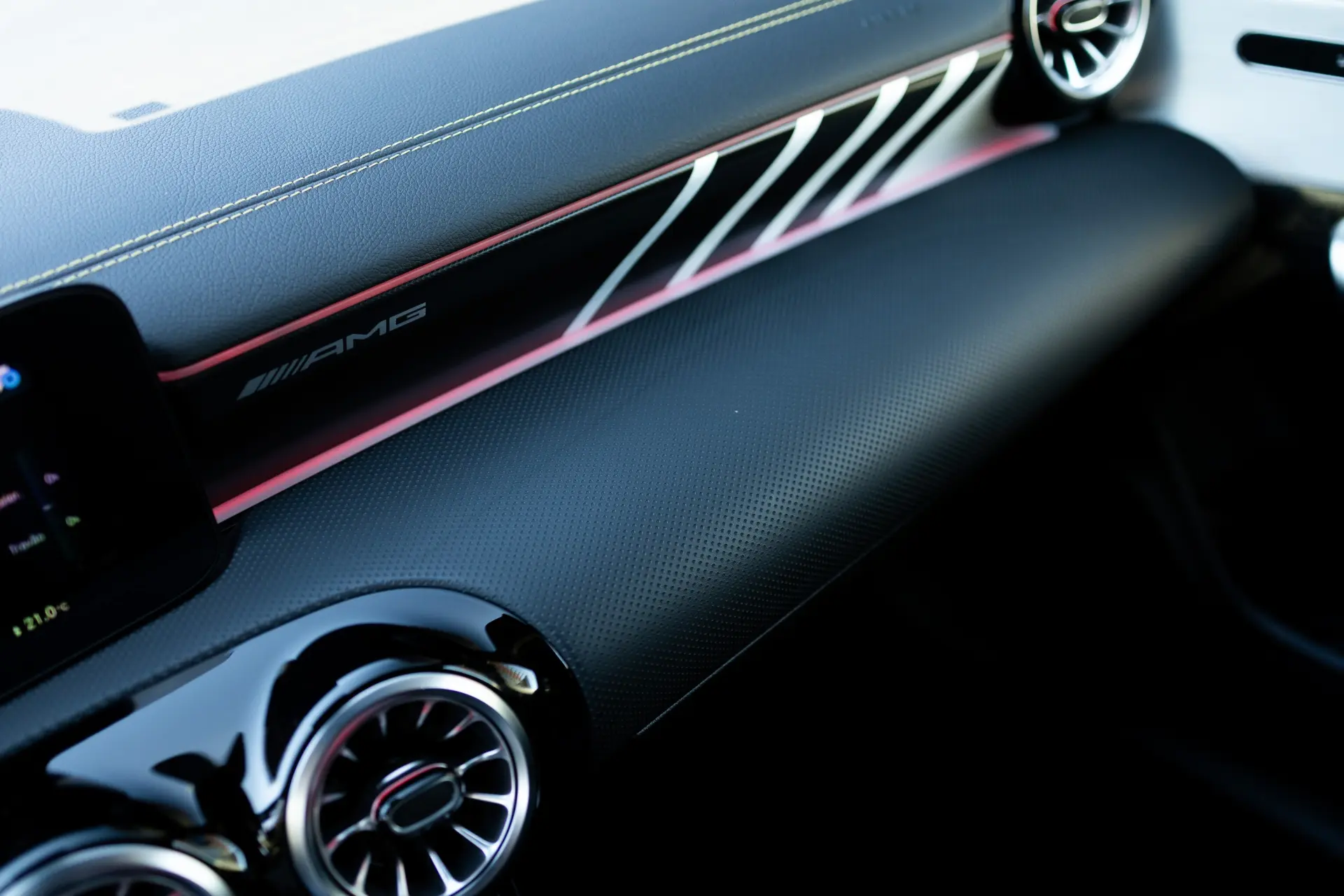 Mercedes-Benz CLA 45 AMG S Shooting Brake 4Matic+ 37