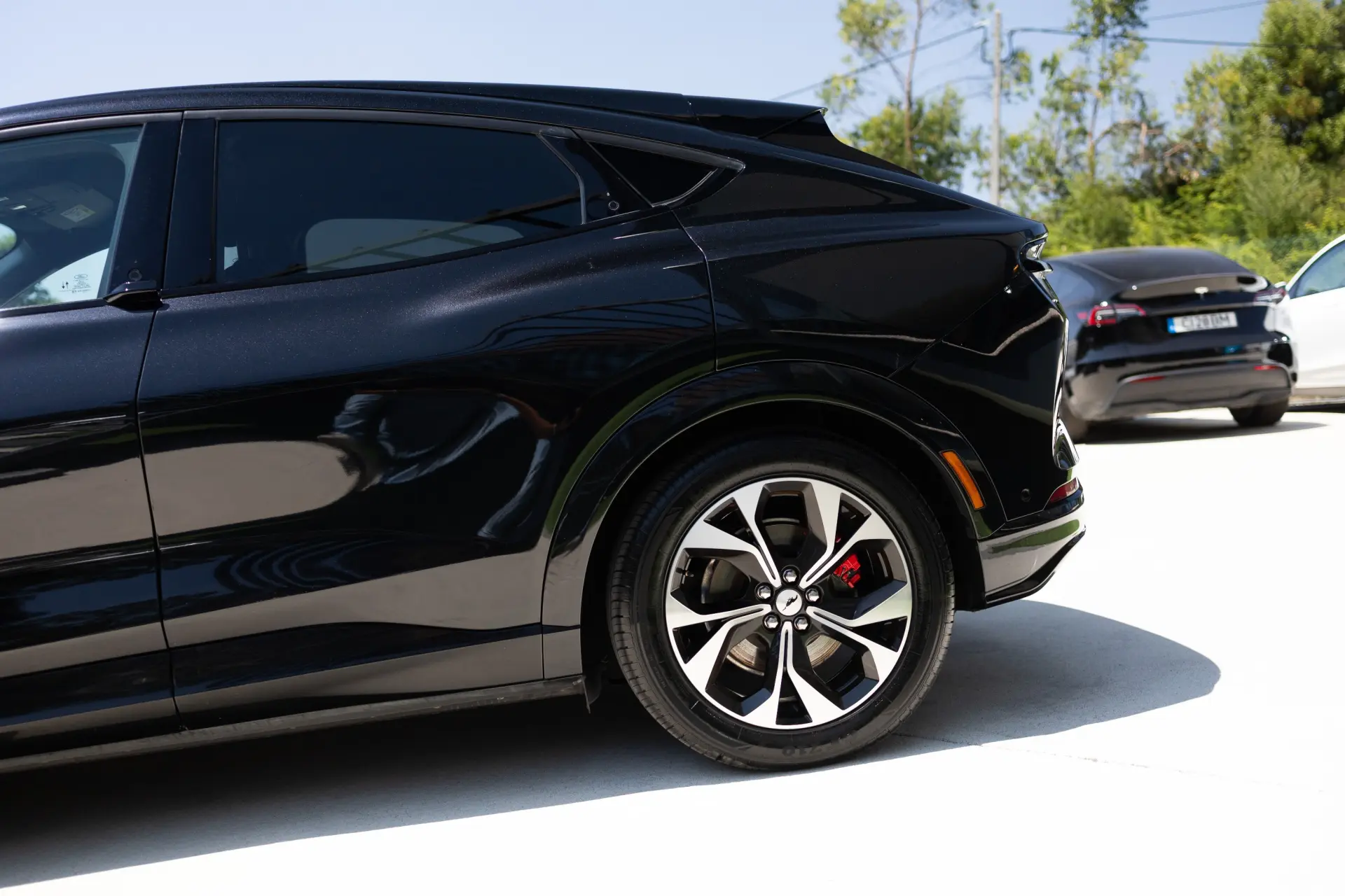 Ford Mustang Mach-E AWD PREMIUM 23