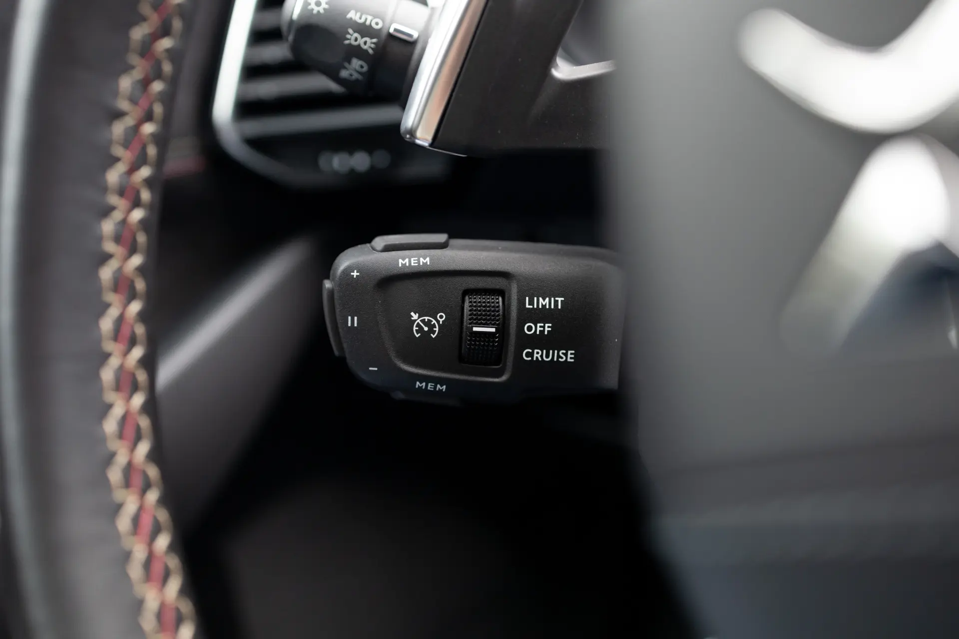DS DS7 Crossback E-Tense Performance Line EAT8 19