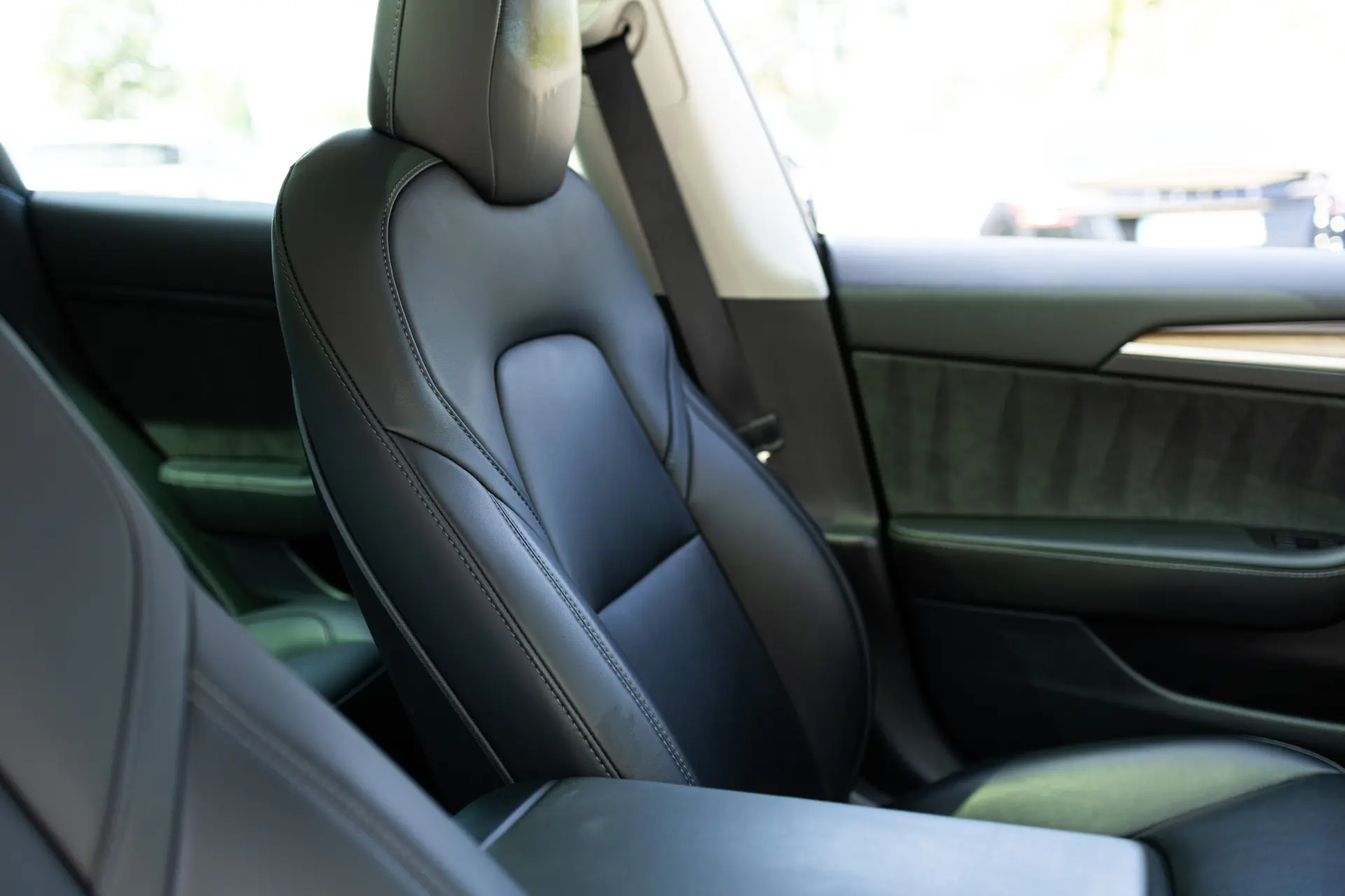 Tesla Model 3 Long-Range Dual Motor AWD 8