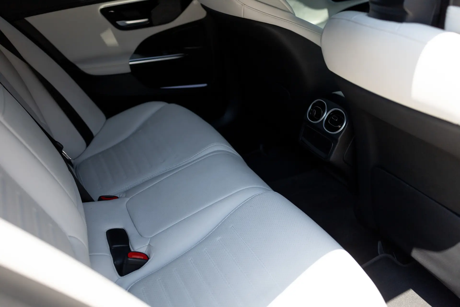 Mercedes-Benz C 300 e AMG Line 31