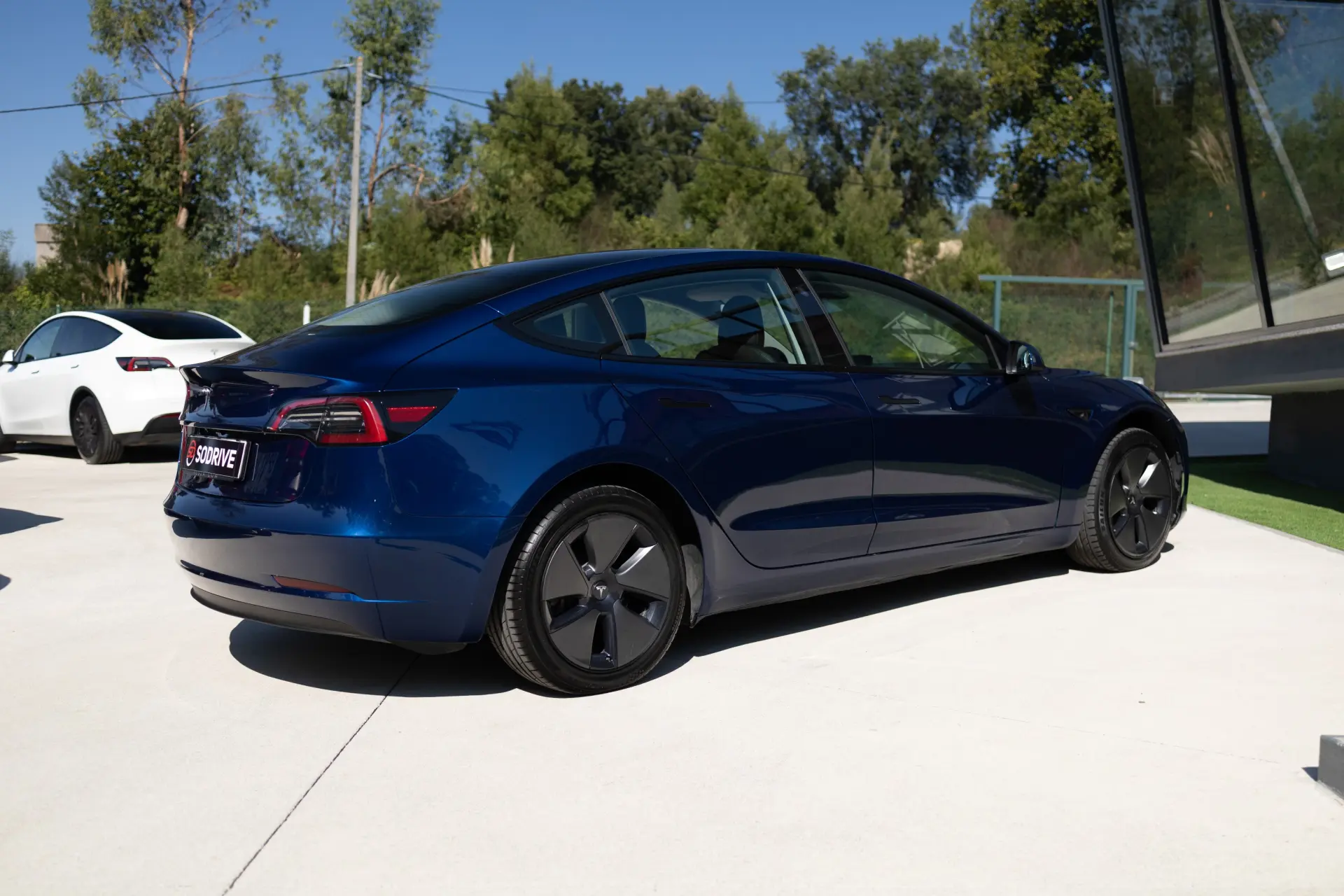 Tesla Model 3 Long-Range Dual Motor AWD 17