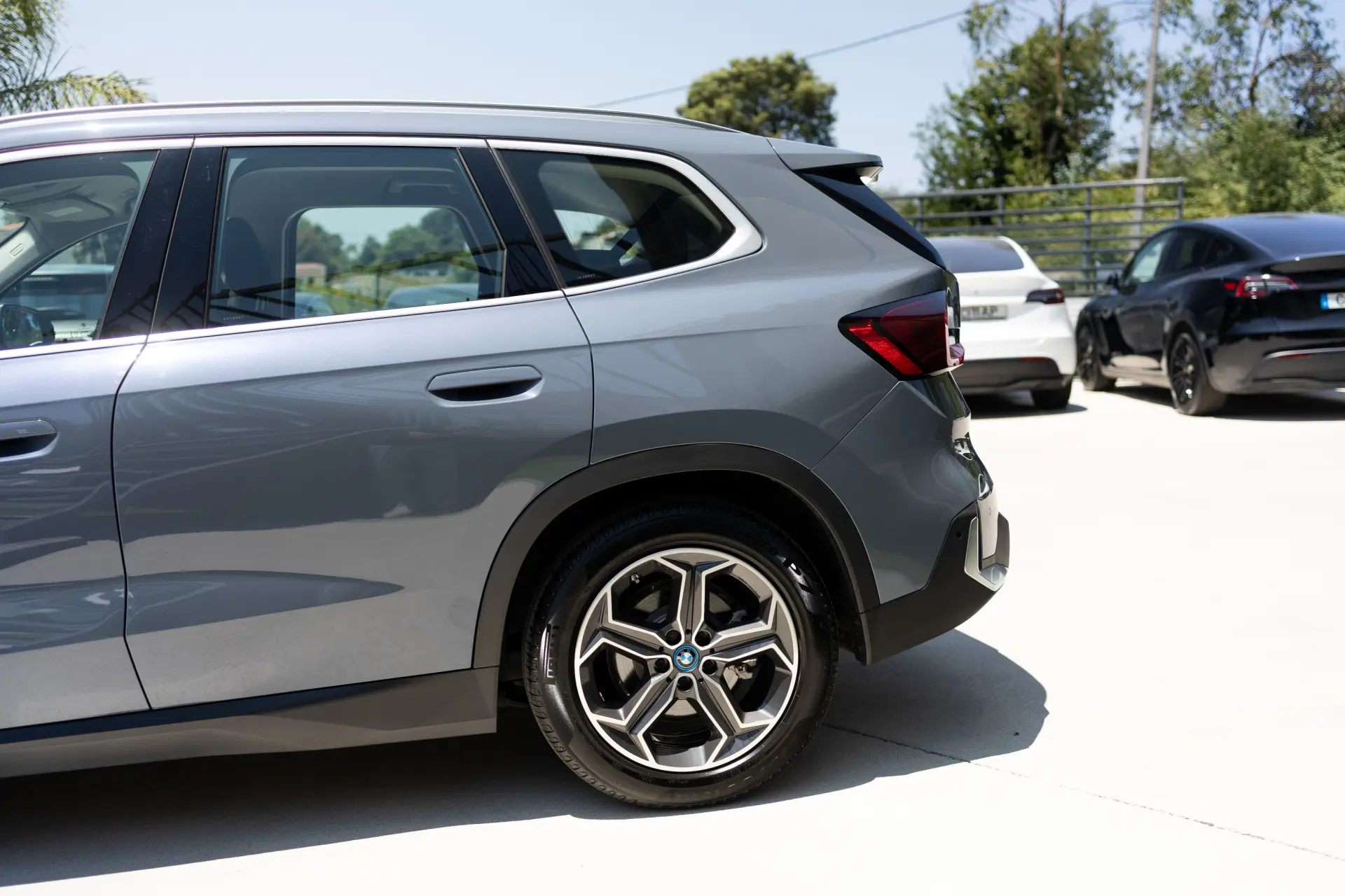 BMW iX1 xDrive30 xLine 12