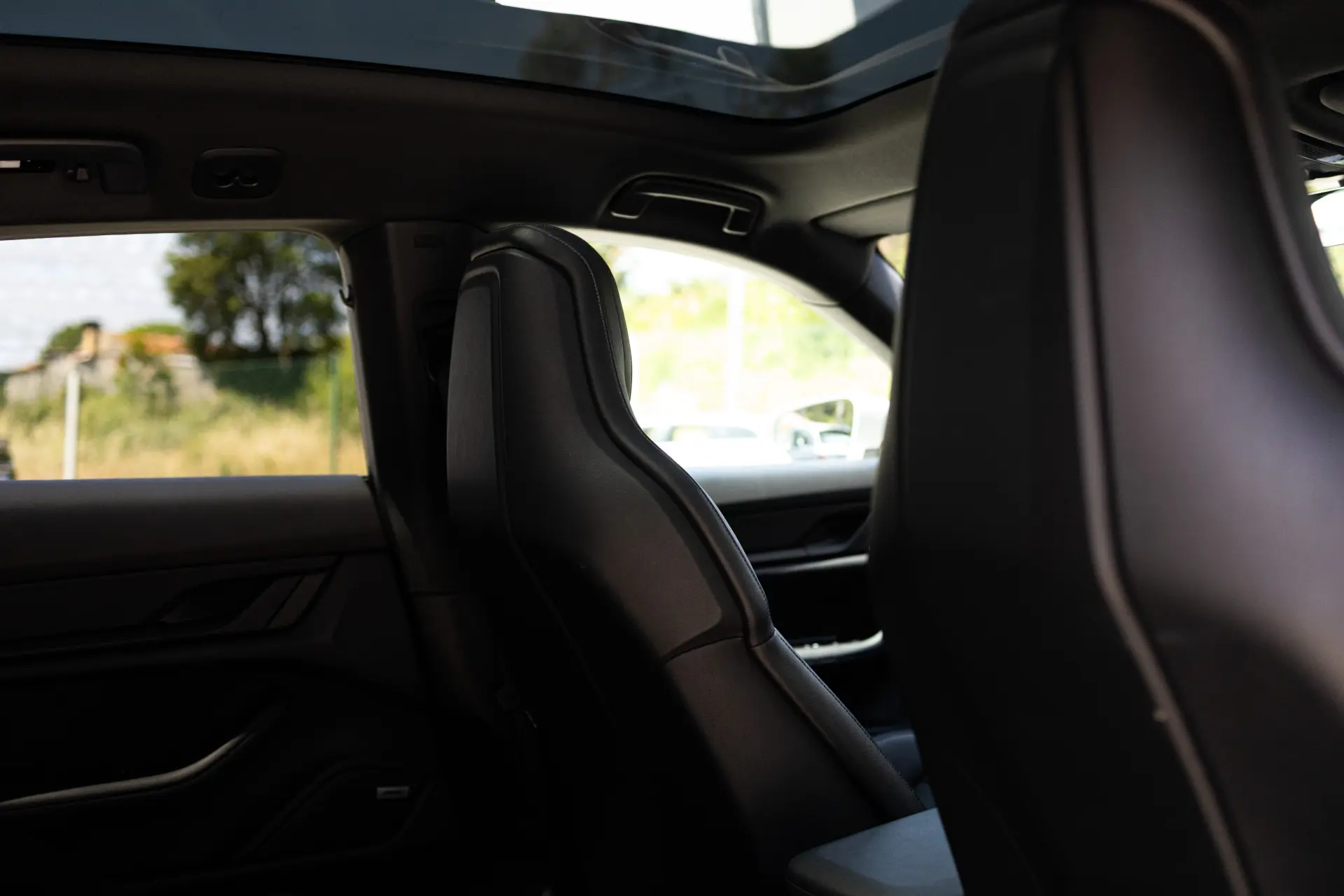 Porsche Taycan Cross Turismo 4 43