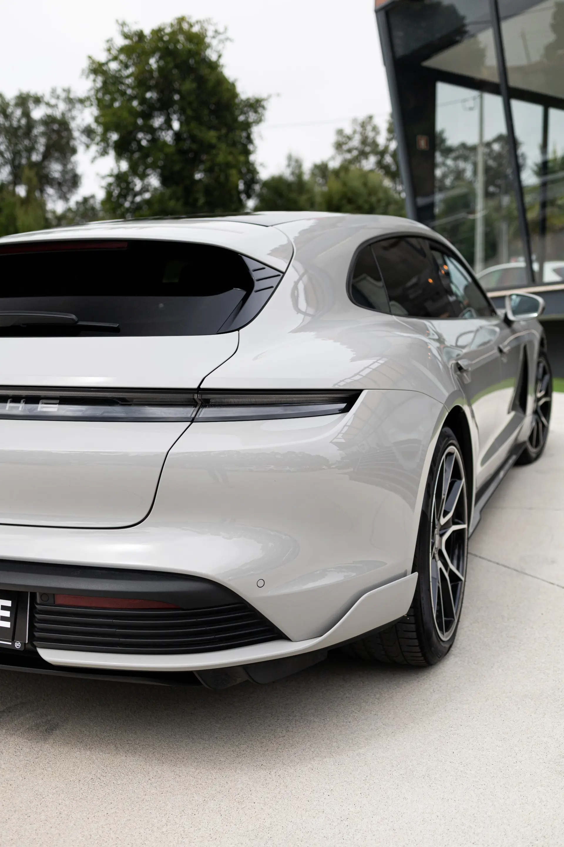 Porsche Taycan Sport Turismo Outro 46