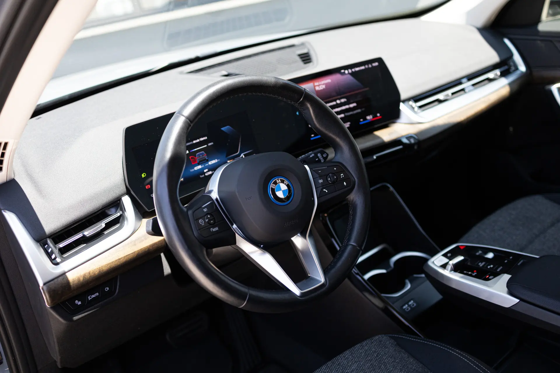 BMW iX1 xDrive30 xLine 36