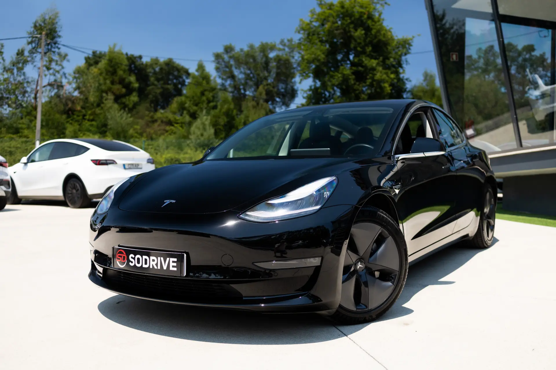 Tesla Model 3 Long-Range Dual Motor AWD 4