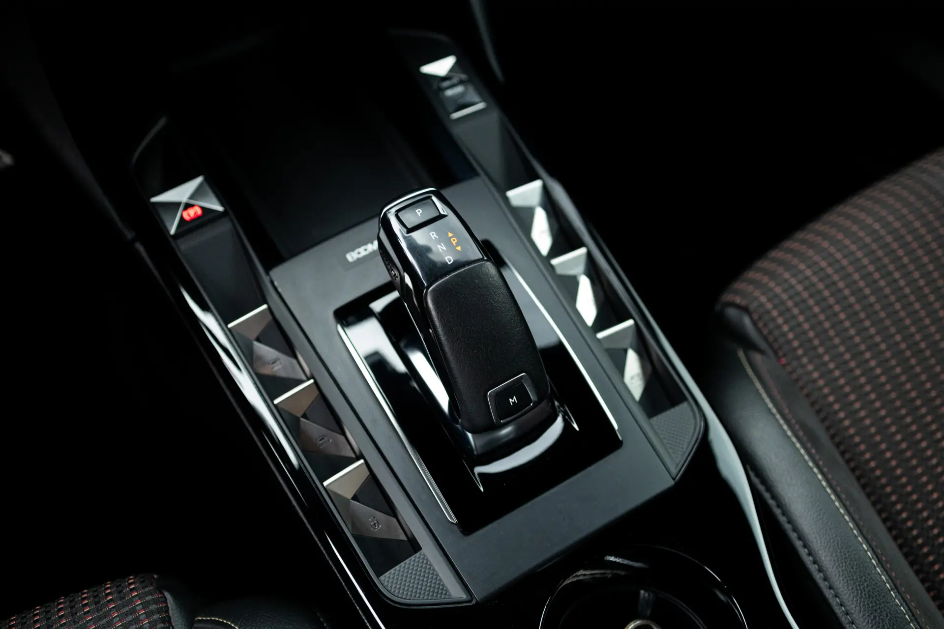 DS DS3 Crossback 1.2 PureTech Performance Line EAT8 18