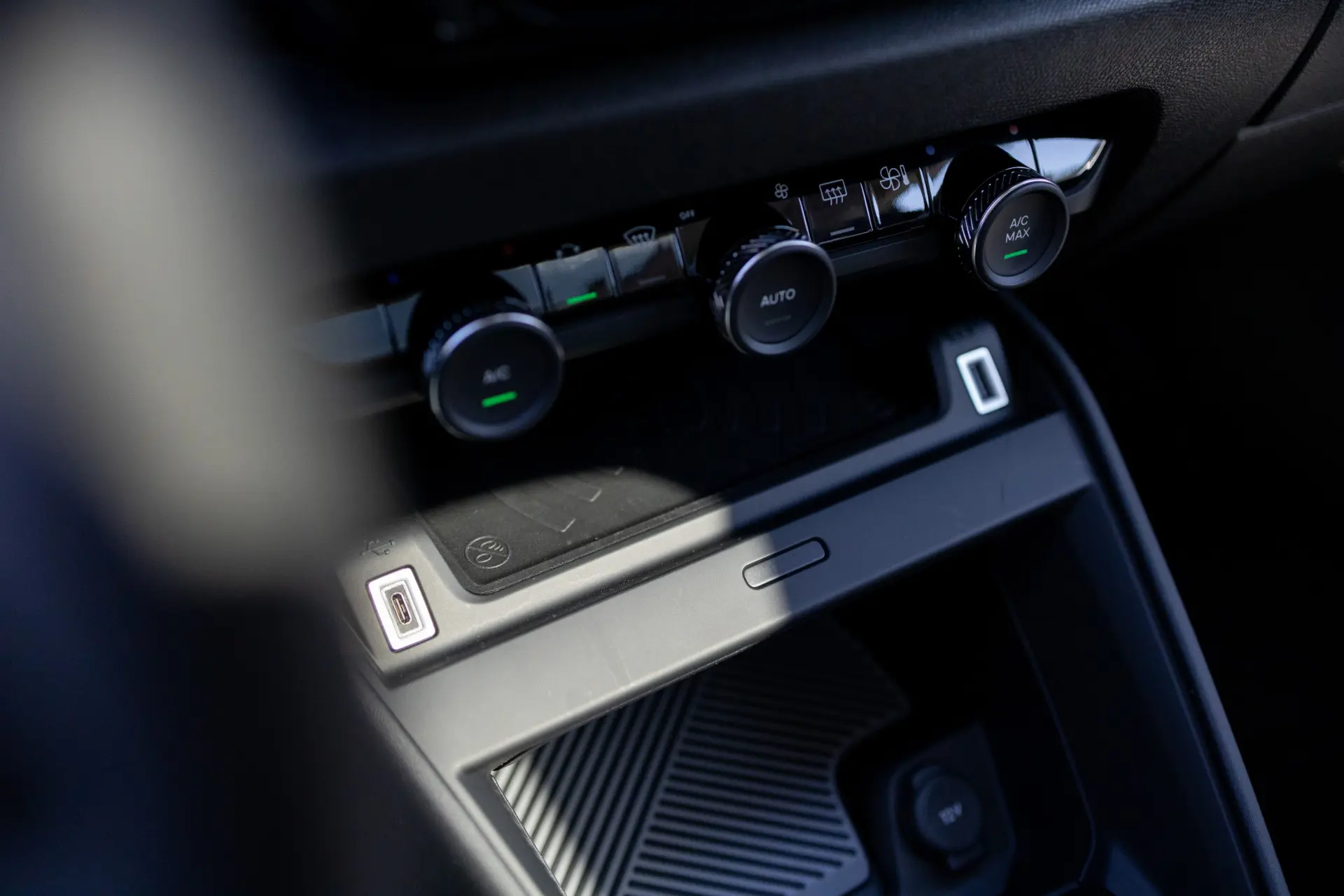 Citroen e-C4 X 50 kWh Shine 29