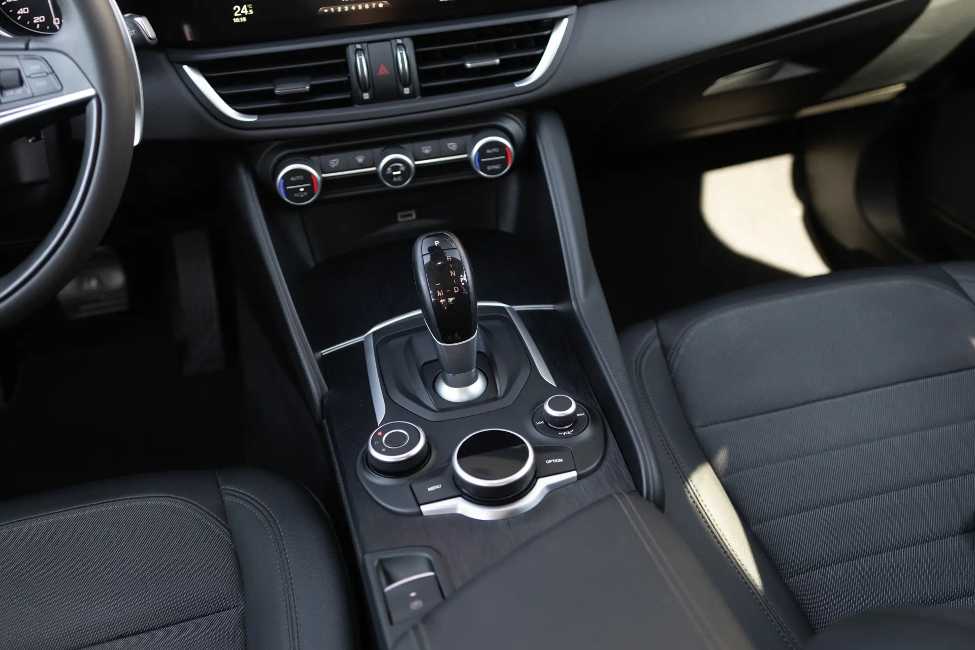 Alfa Romeo Giulia 2.2 D Super AT8 24