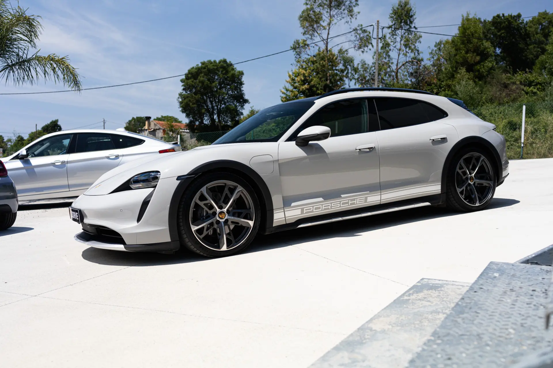 Porsche Taycan Cross Turismo 4 24