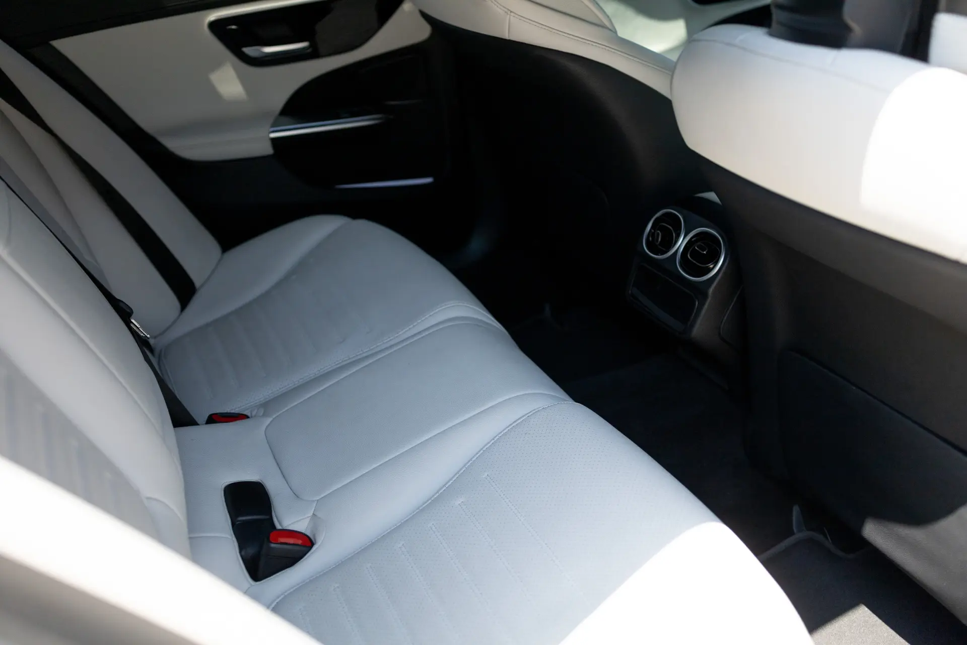 Mercedes-Benz C 300 e AMG Line 32