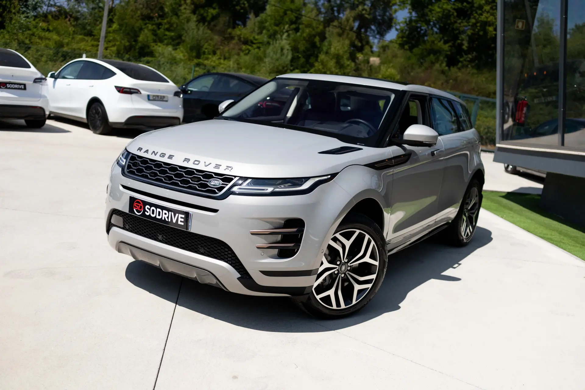 Land Rover Range Rover Evoque P300e R-Dynamic HSE 4