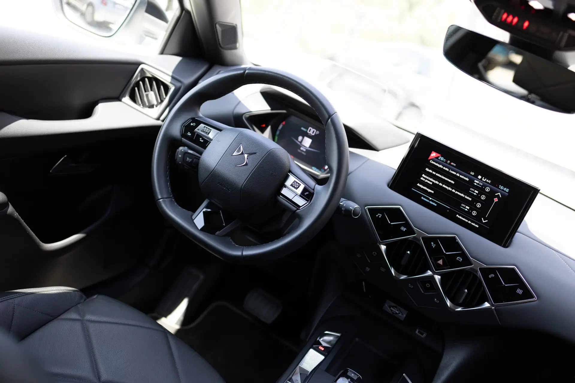 DS DS3 Crossback E-Tense Performance Line 2