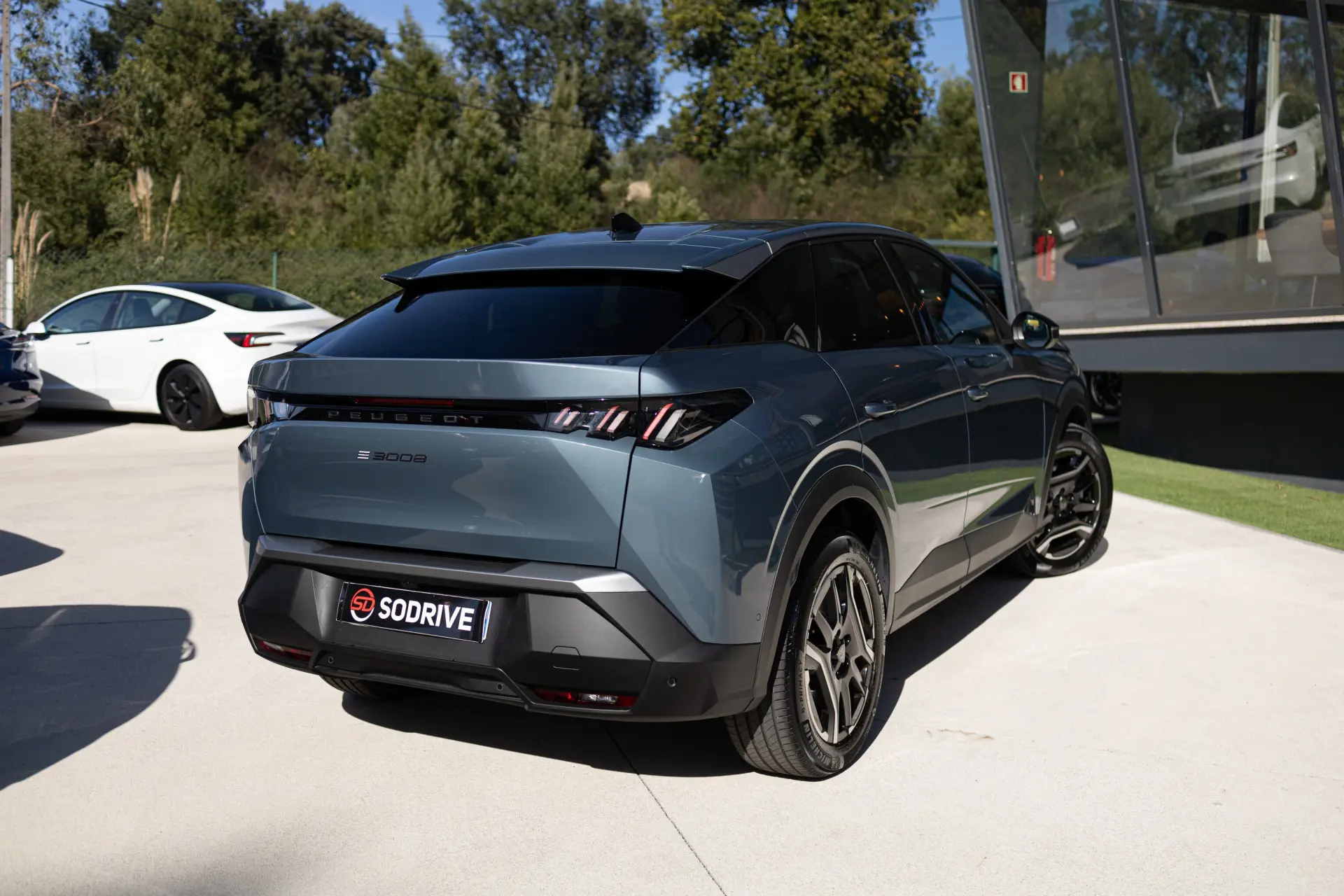 Peugeot E-3008 73 kWh Allure 6