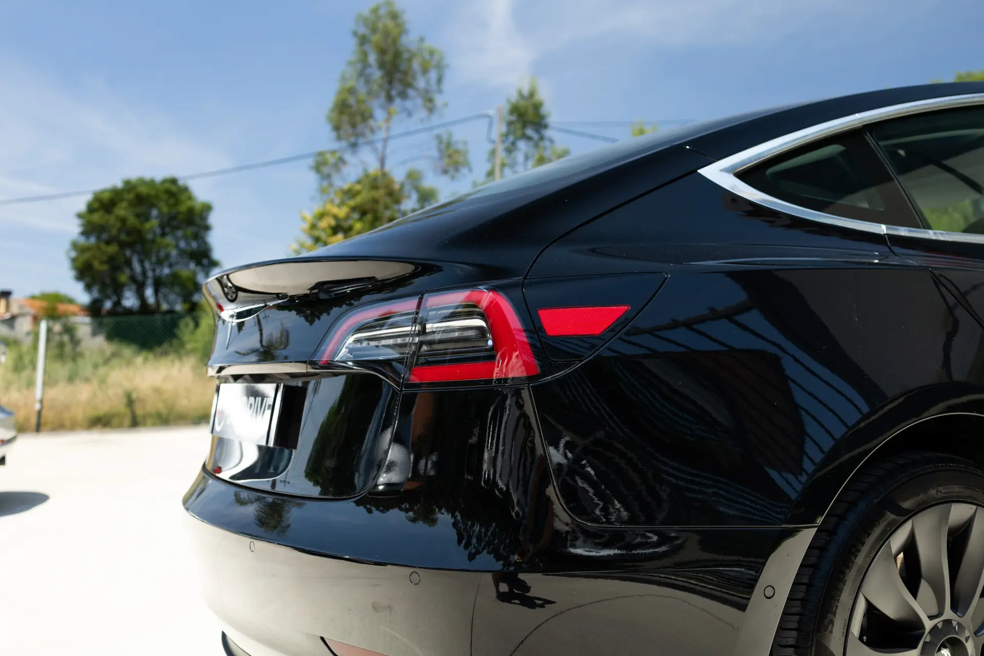 Tesla Model 3 Standard Range Plus RWD 20
