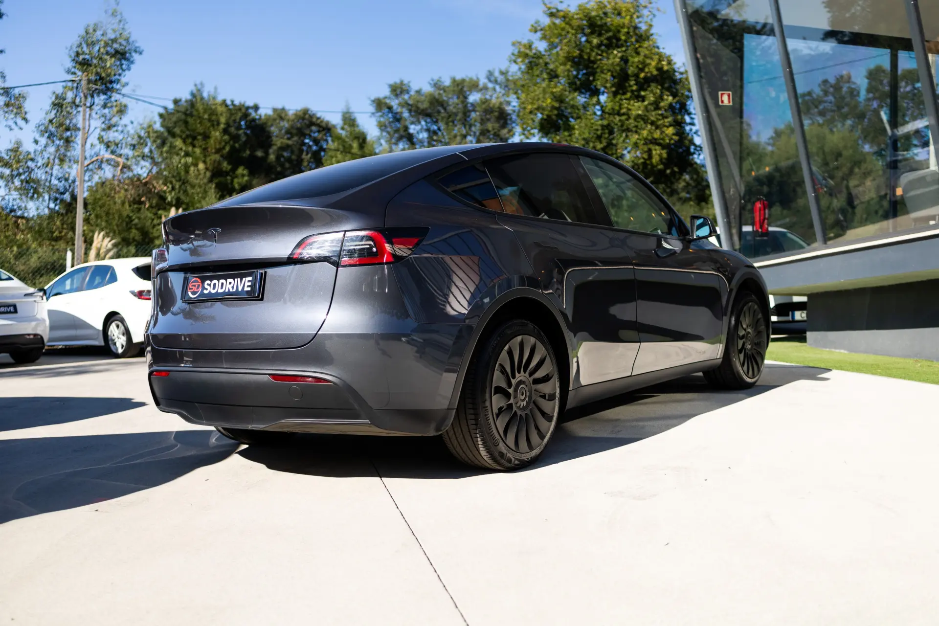 Tesla Model Y Standard 17