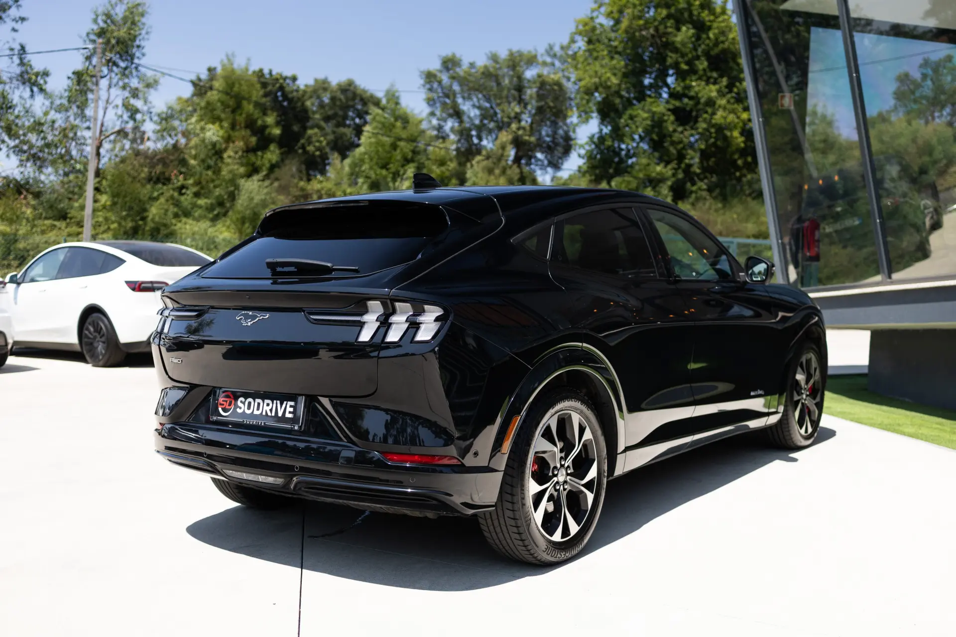 Ford Mustang Mach-E AWD PREMIUM 18