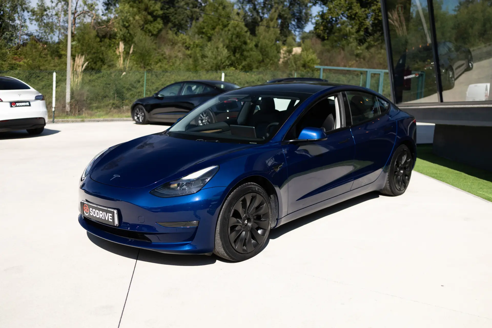 Tesla Model 3 Long-Range Dual Motor AWD 4