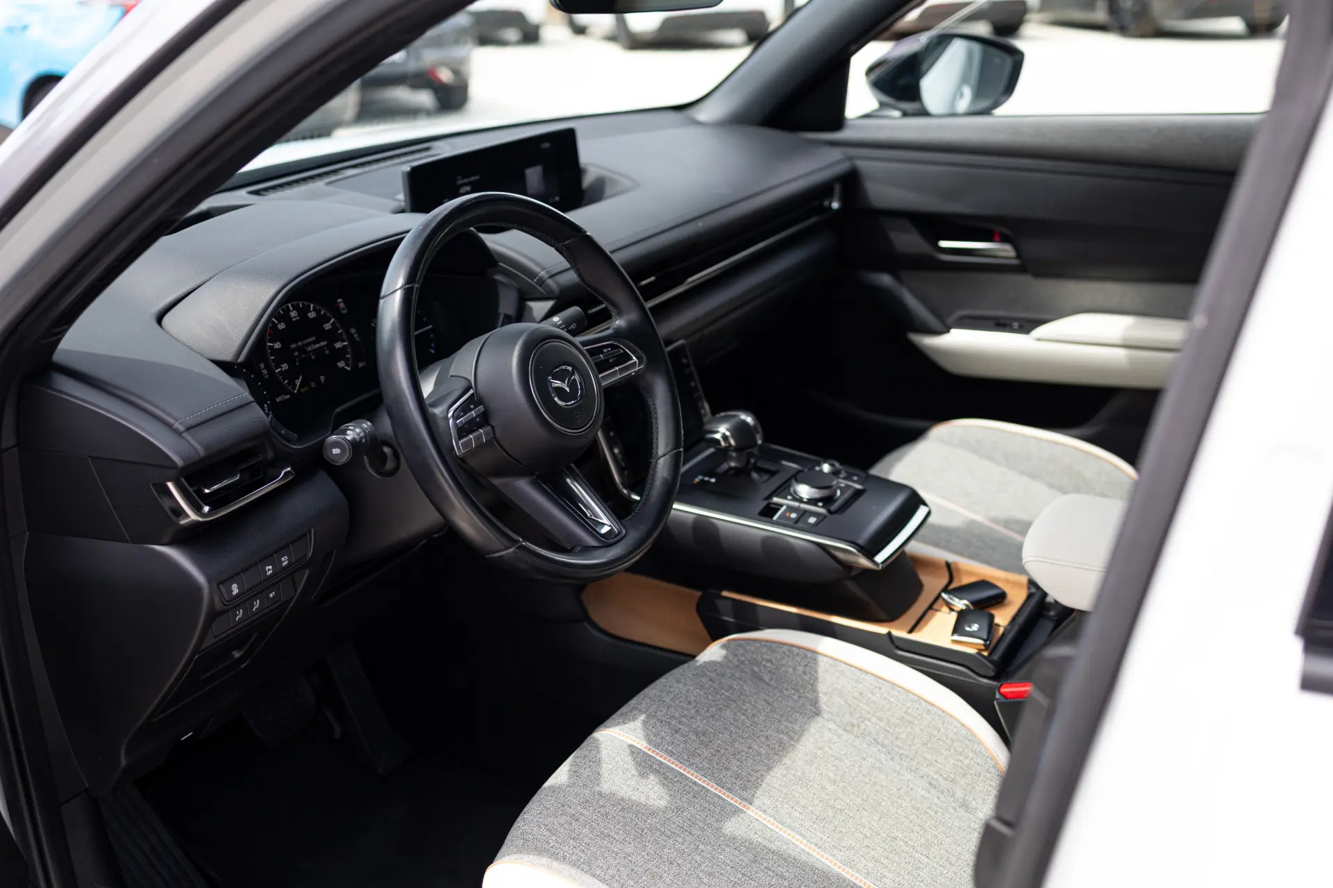Mazda MX-30 e-Skyactiv First Edition+Modern Confidence 9