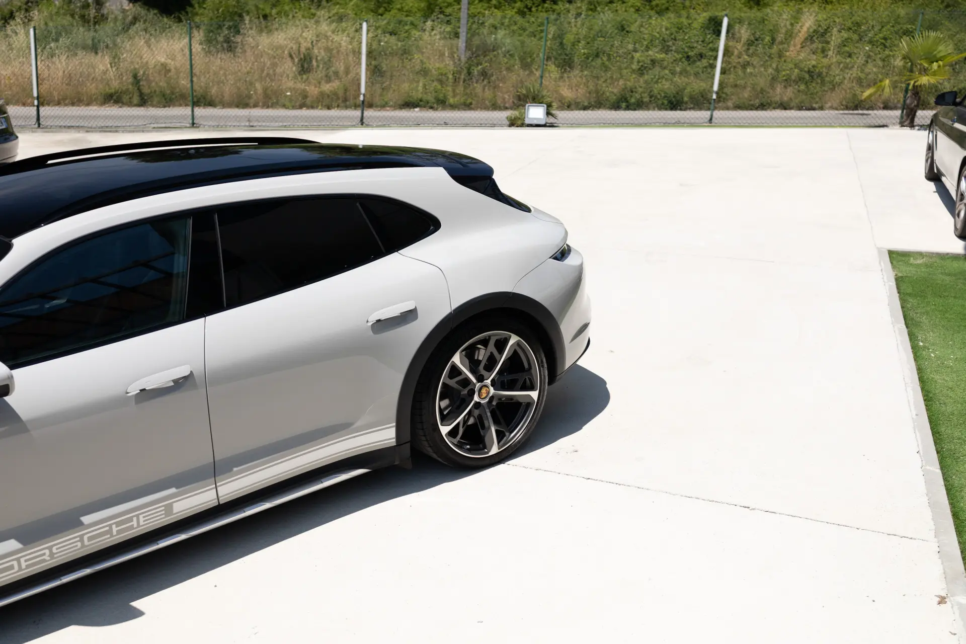 Porsche Taycan Cross Turismo 4 23