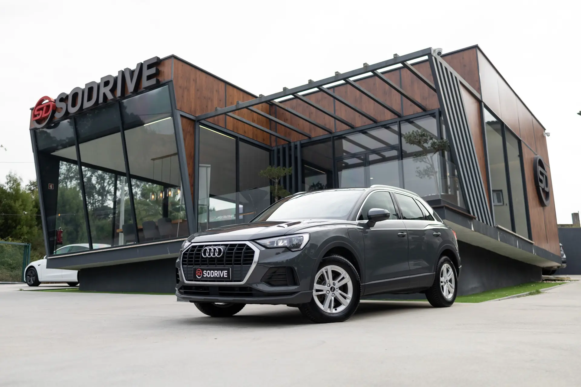 Audi Q3 45 TFSIe S tronic 1