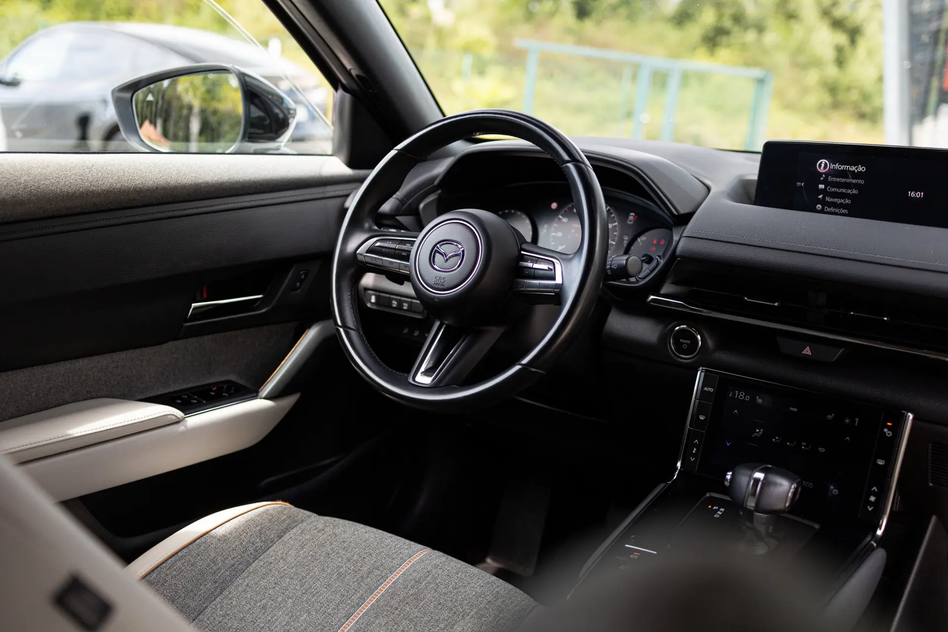 Mazda MX-30 e-Skyactiv First Edition+Modern Confidence 2