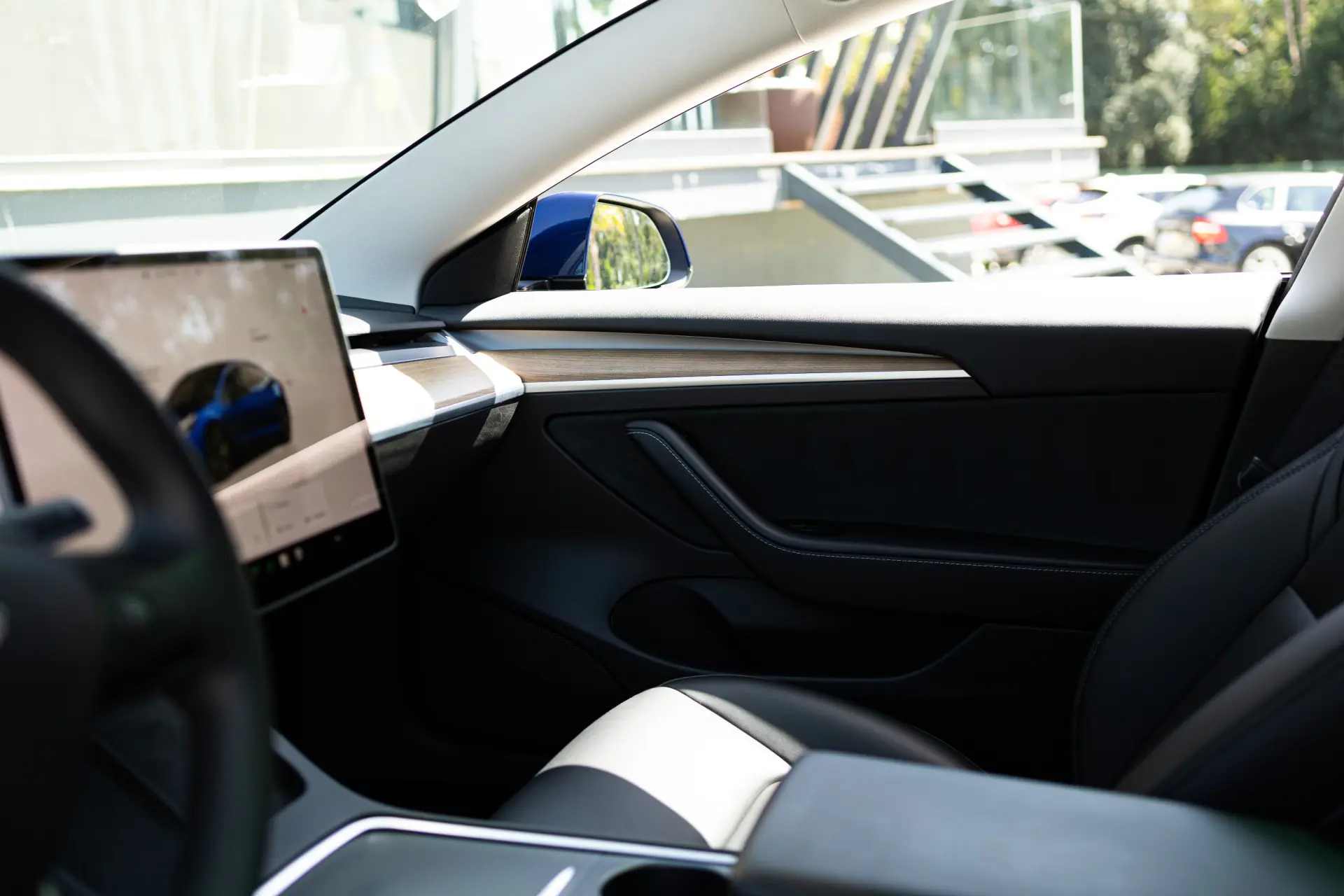 Tesla Model 3 Long-Range Dual Motor AWD 12