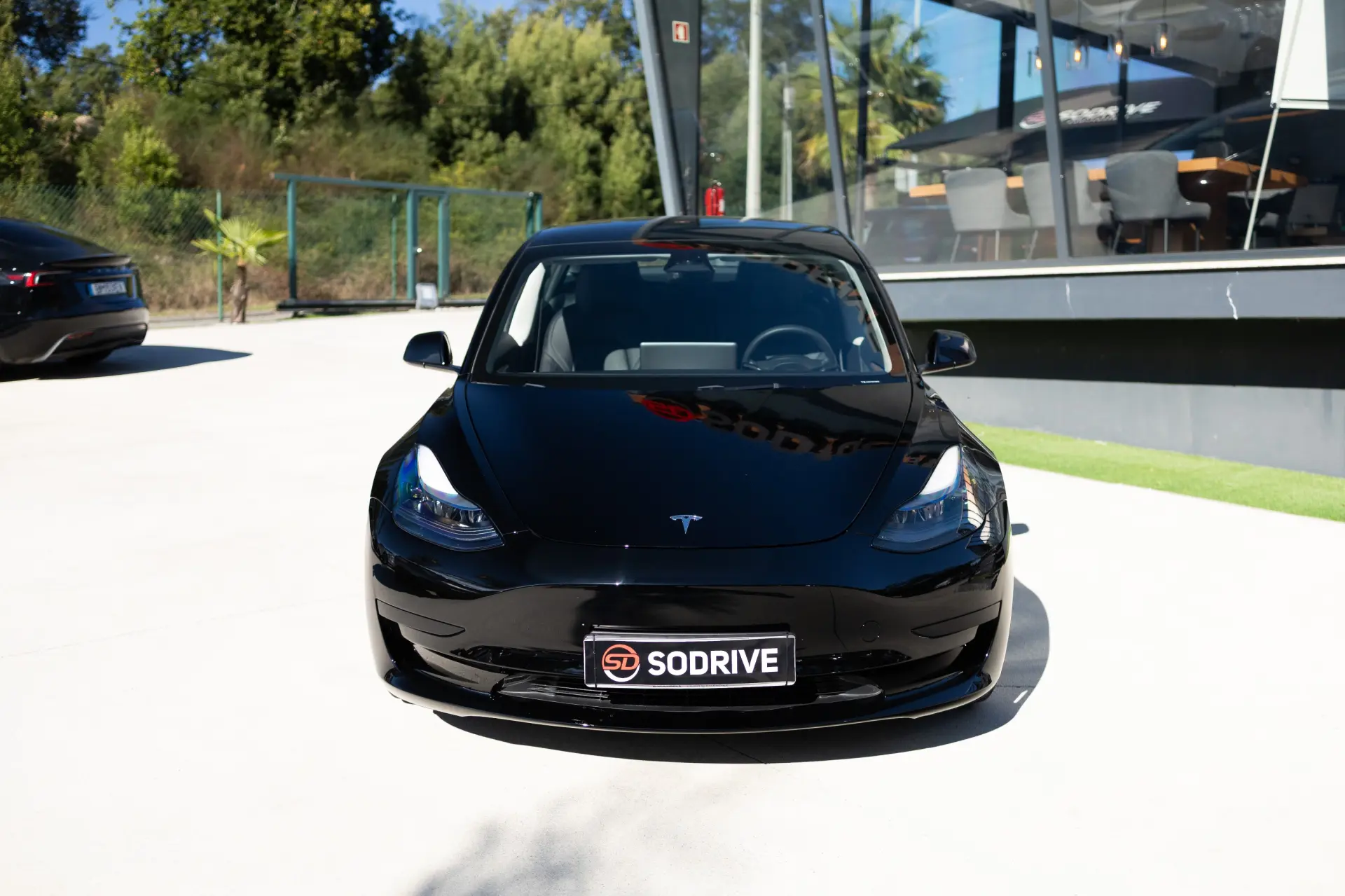 Tesla Model 3 Long-Range Dual Motor AWD 3