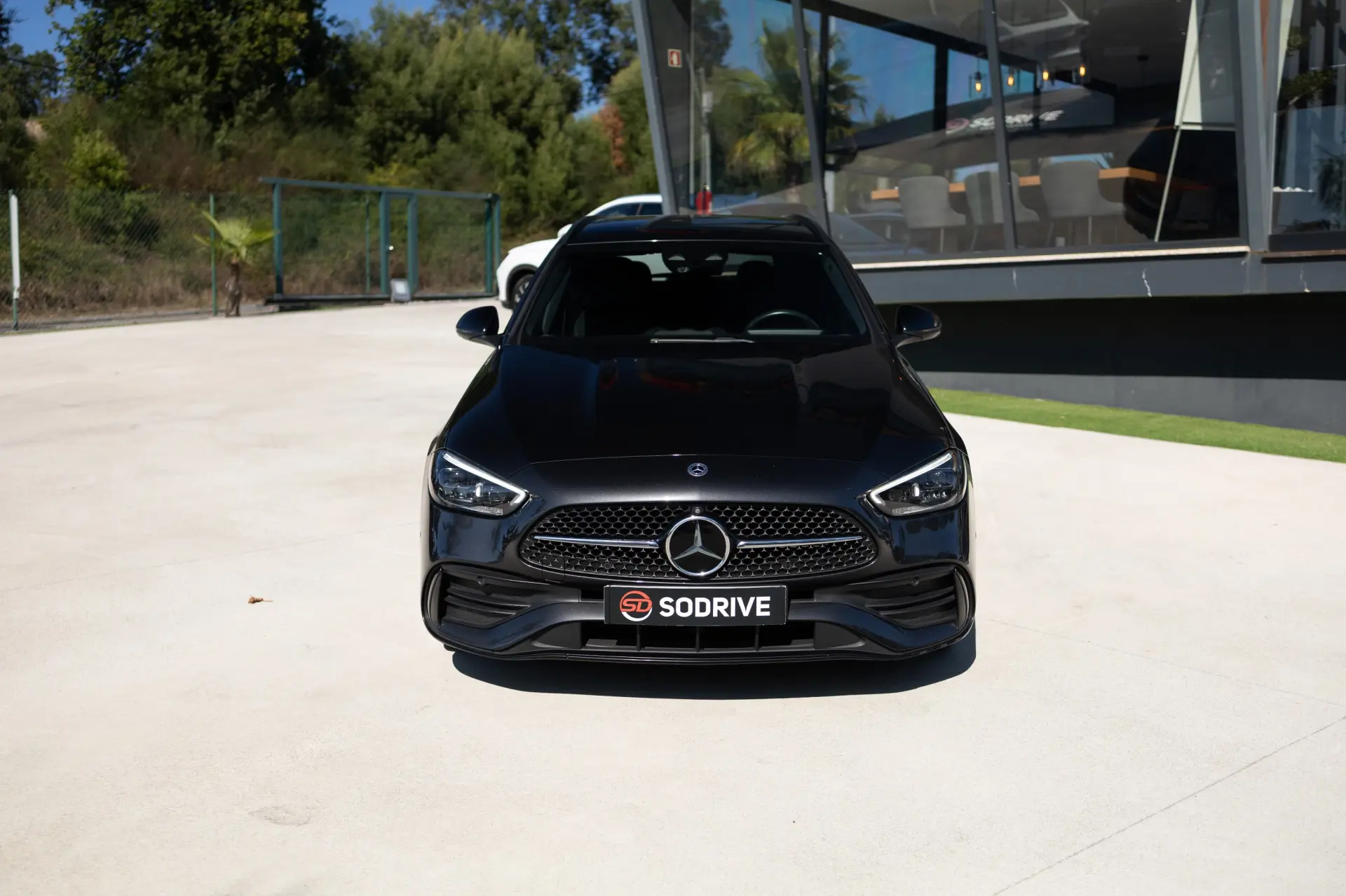 Mercedes-Benz C 300 e AMG Line 3