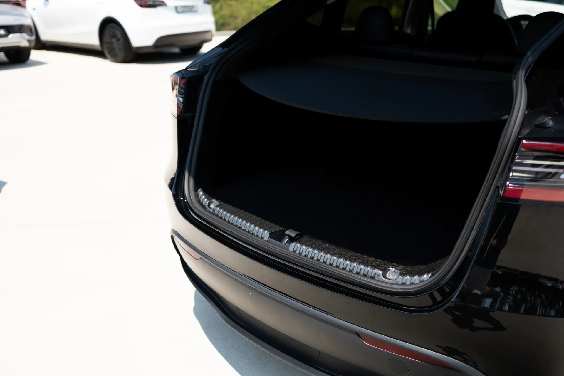 Tesla Model Y Long Range RWD 16