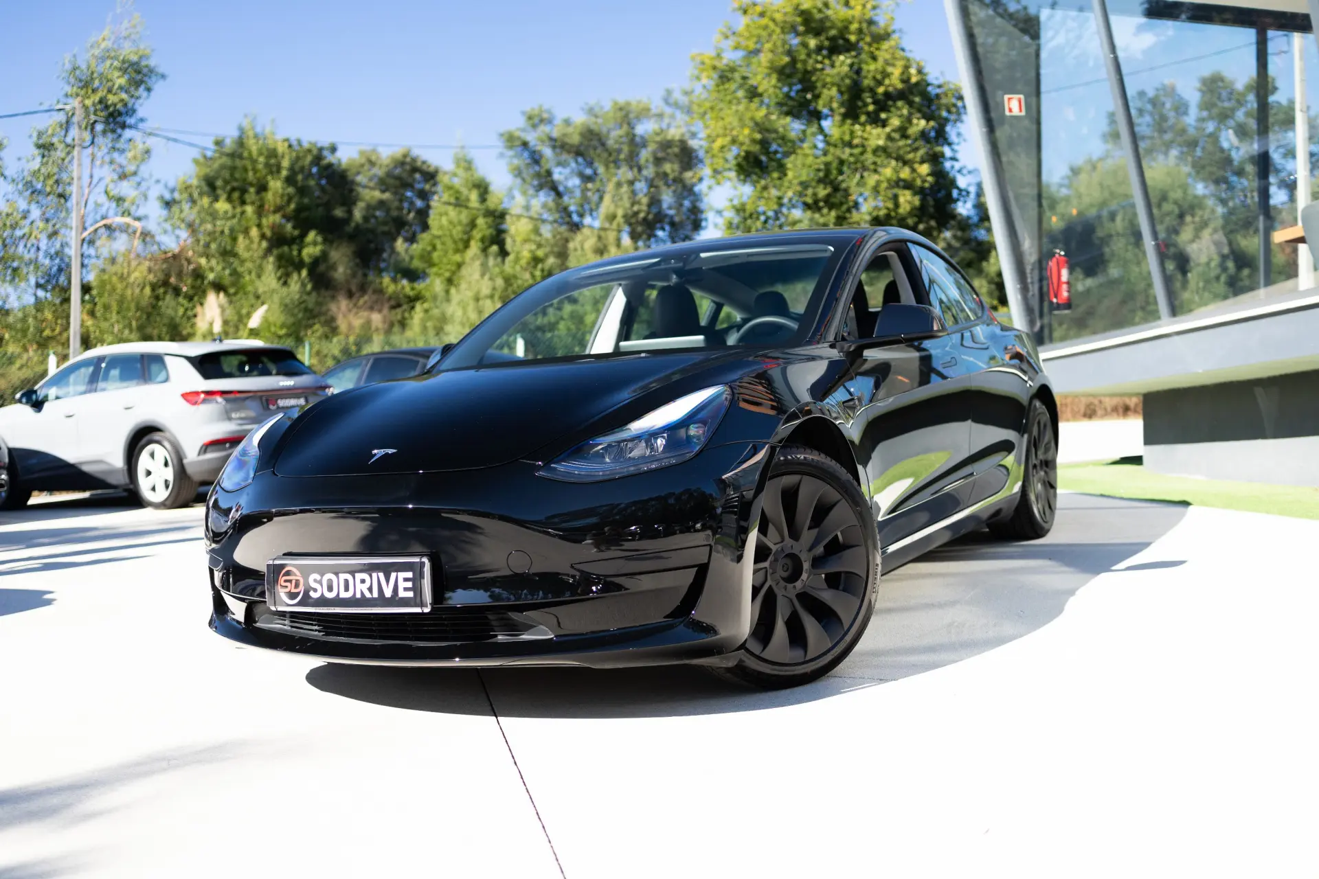 Tesla Model 3 Long-Range Dual Motor AWD 4