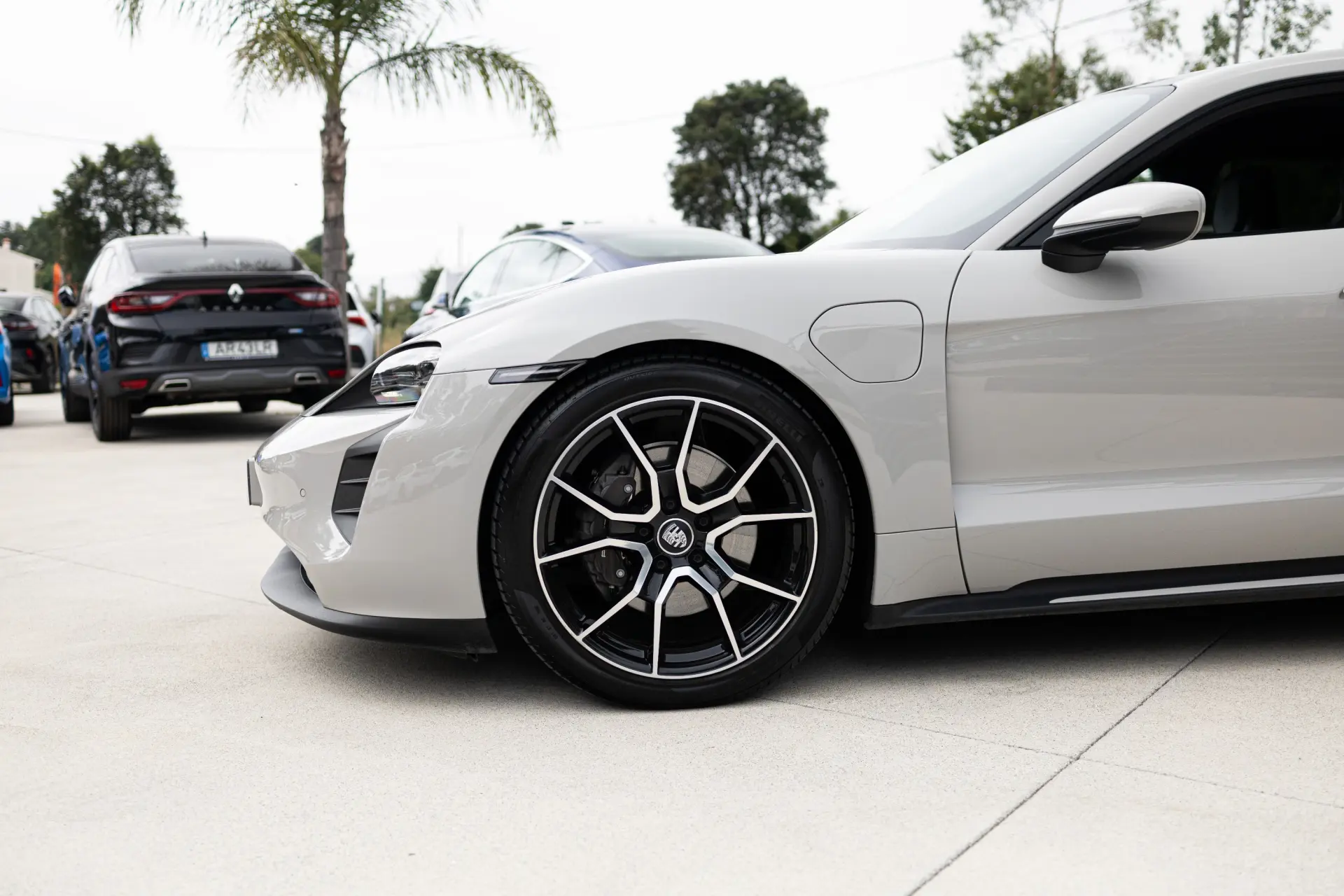 Porsche Taycan Sport Turismo Outro 19