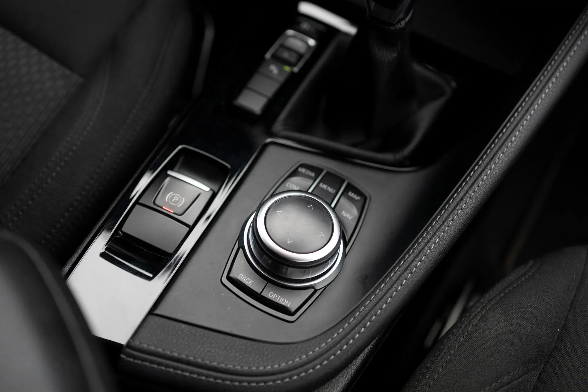 BMW X2 16 d sDrive Advantage 18